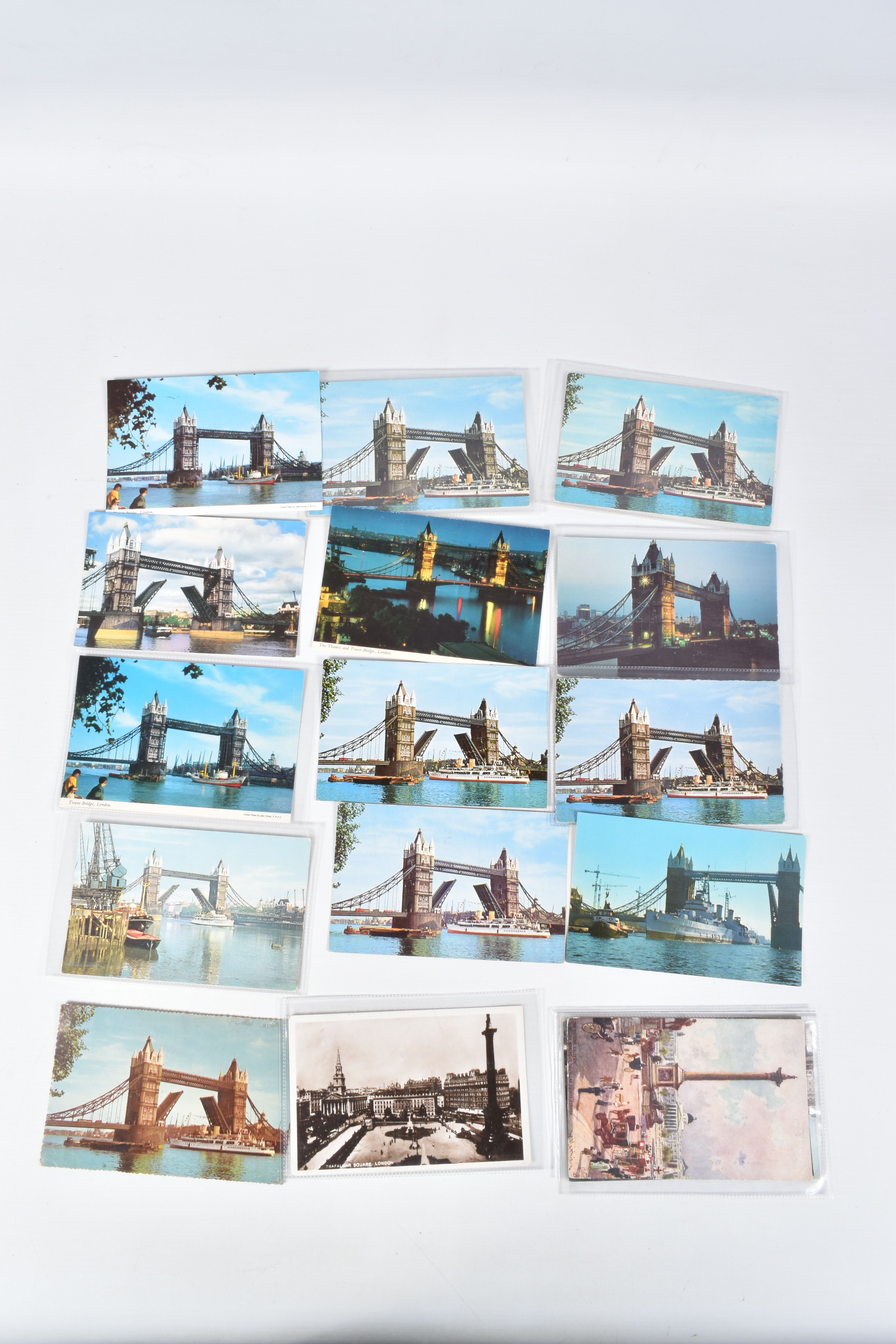 A LARGE COLLECTION OF POSTCARDS, APPROXIMATELY 900, to include the Tower and Tower Bridge, - Image 2 of 10