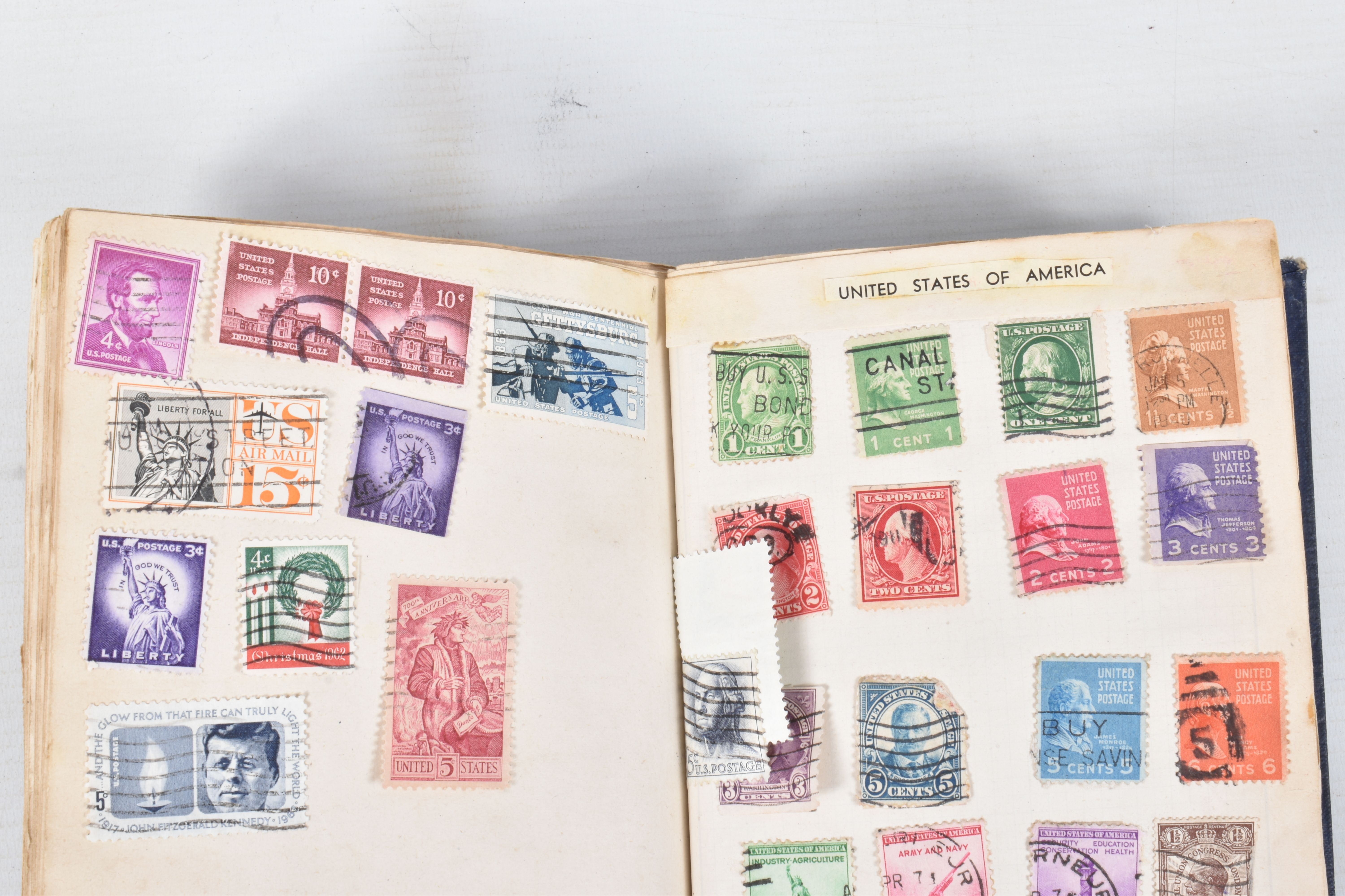 ACCUMULATION OF WORLDWIDE STAMPS IN 5 ALBUMS AND LOOSE IN PACKETS - Image 14 of 16