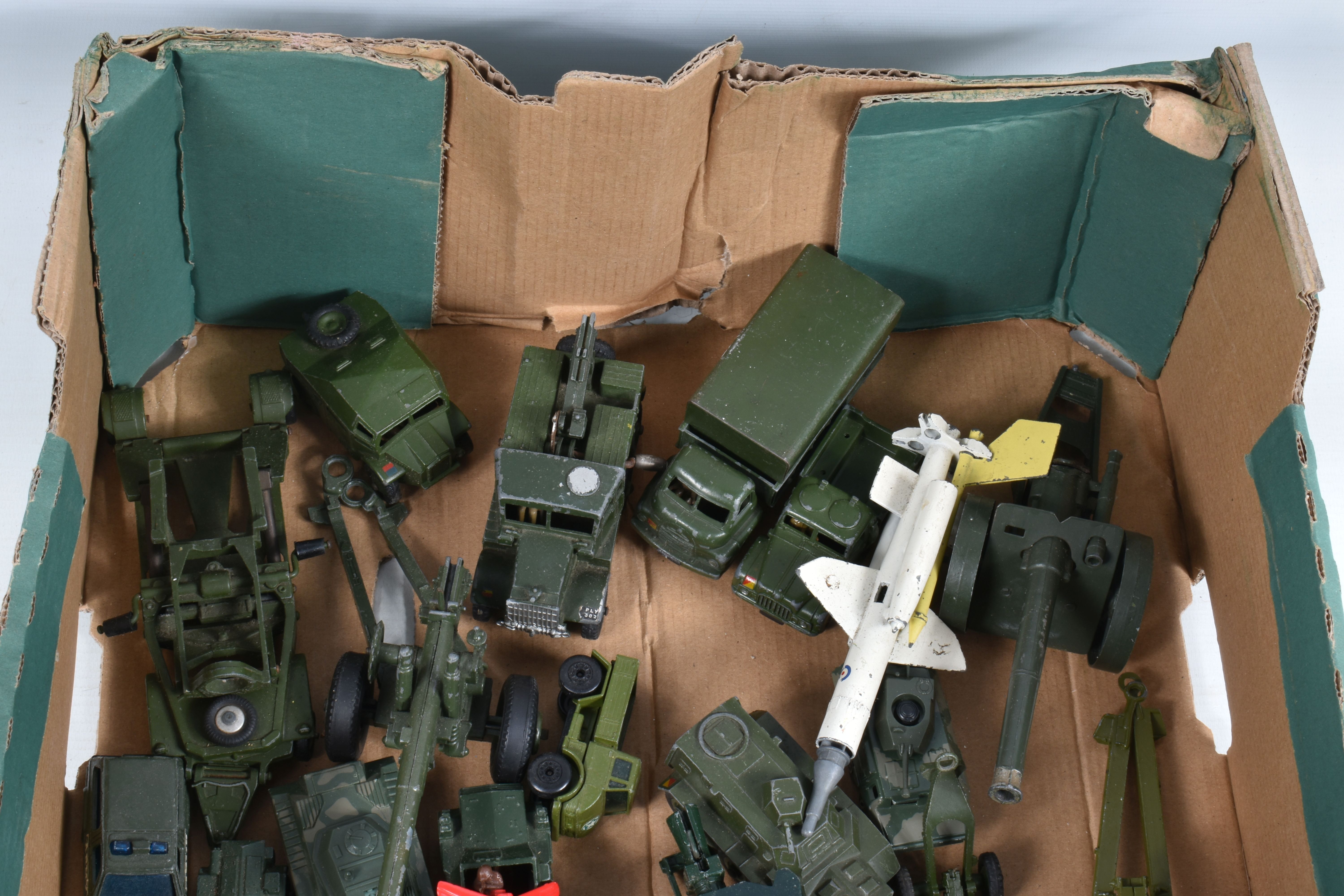 THREE BOXES OF MODEL VEHICLES, FIGURES AND AIRCRAFTS, some boxed and some loose, items include a - Image 14 of 16