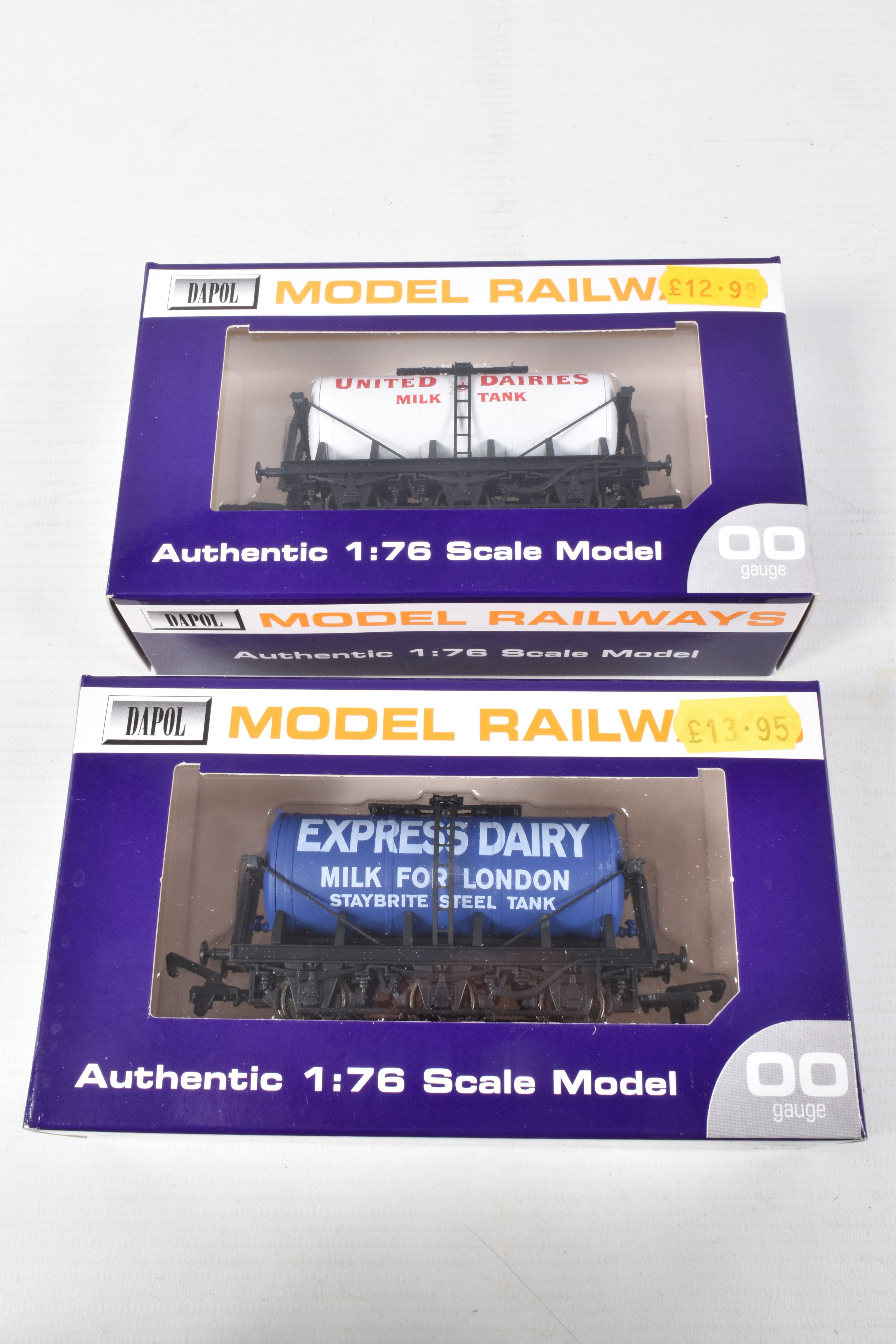 TEN BOXED OO GAUGE DAPOL MODEL RAILWAY WAGON SIX WHEEL TANKERS, to include a Milk UD, item no. B762, - Image 9 of 11