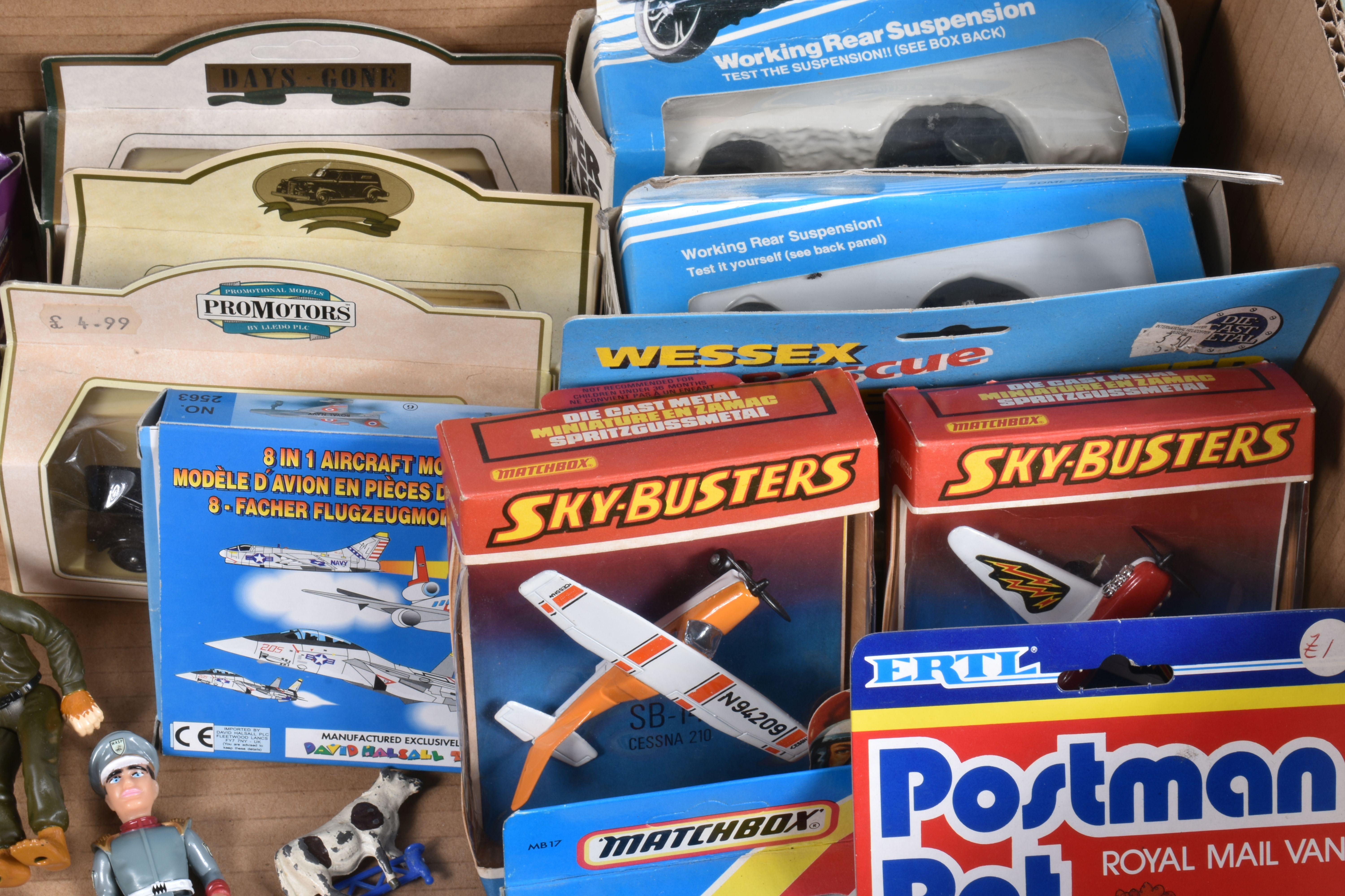 THREE BOXES OF MODEL VEHICLES, FIGURES AND AIRCRAFTS, some boxed and some loose, items include a - Image 5 of 16