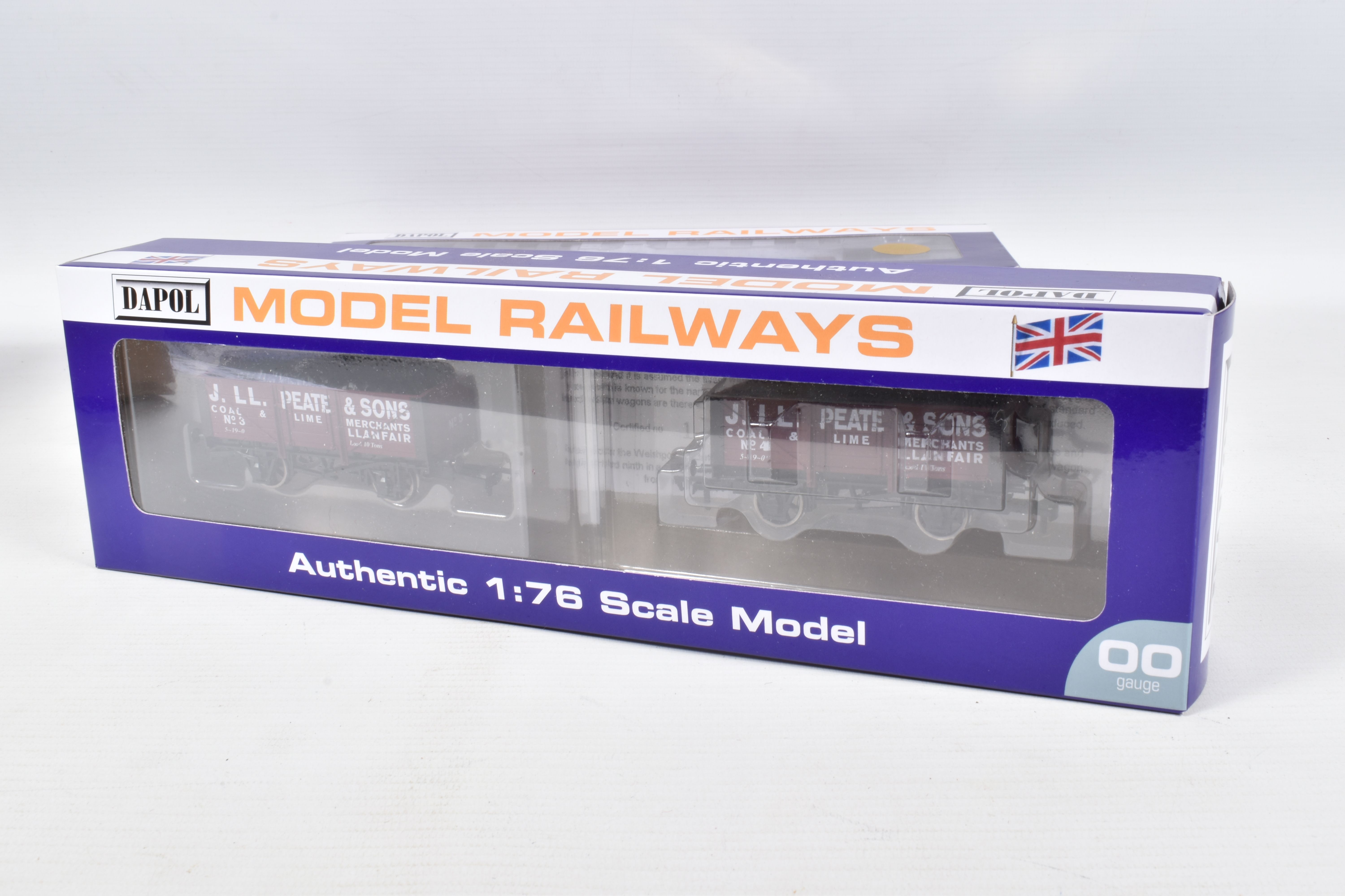 FOUR BOXED OO GAUGE DAPOL MODEL RAILWAY WAGONS, to include a GWR Ale Wagon Twin Pack, Weathered, - Image 4 of 9