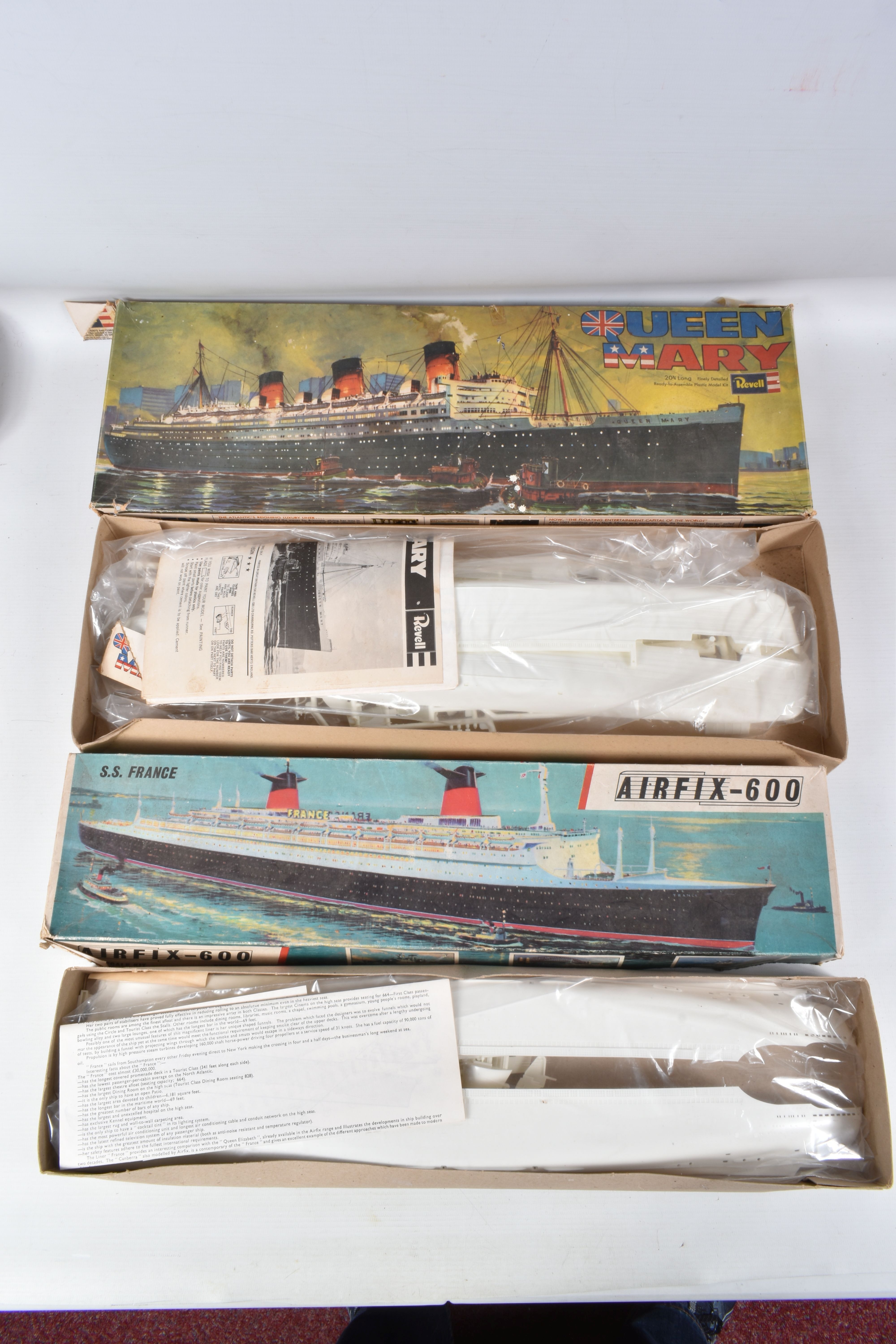 SIX BOXED UNBUILT MODEL SHIP KITS, the first is an Airfix-600 S.S. FRANCE numbered F6025, a Revell - Bild 6 aus 6