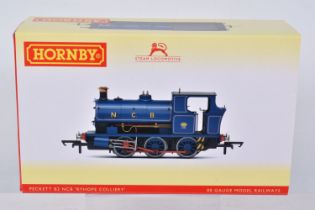 A BOXED OO GAUGE HORNBY MODEL RAILWAY STEAM LOCOMOTIVE Class B2 Peckett 0-6-0ST no. 1455 in National