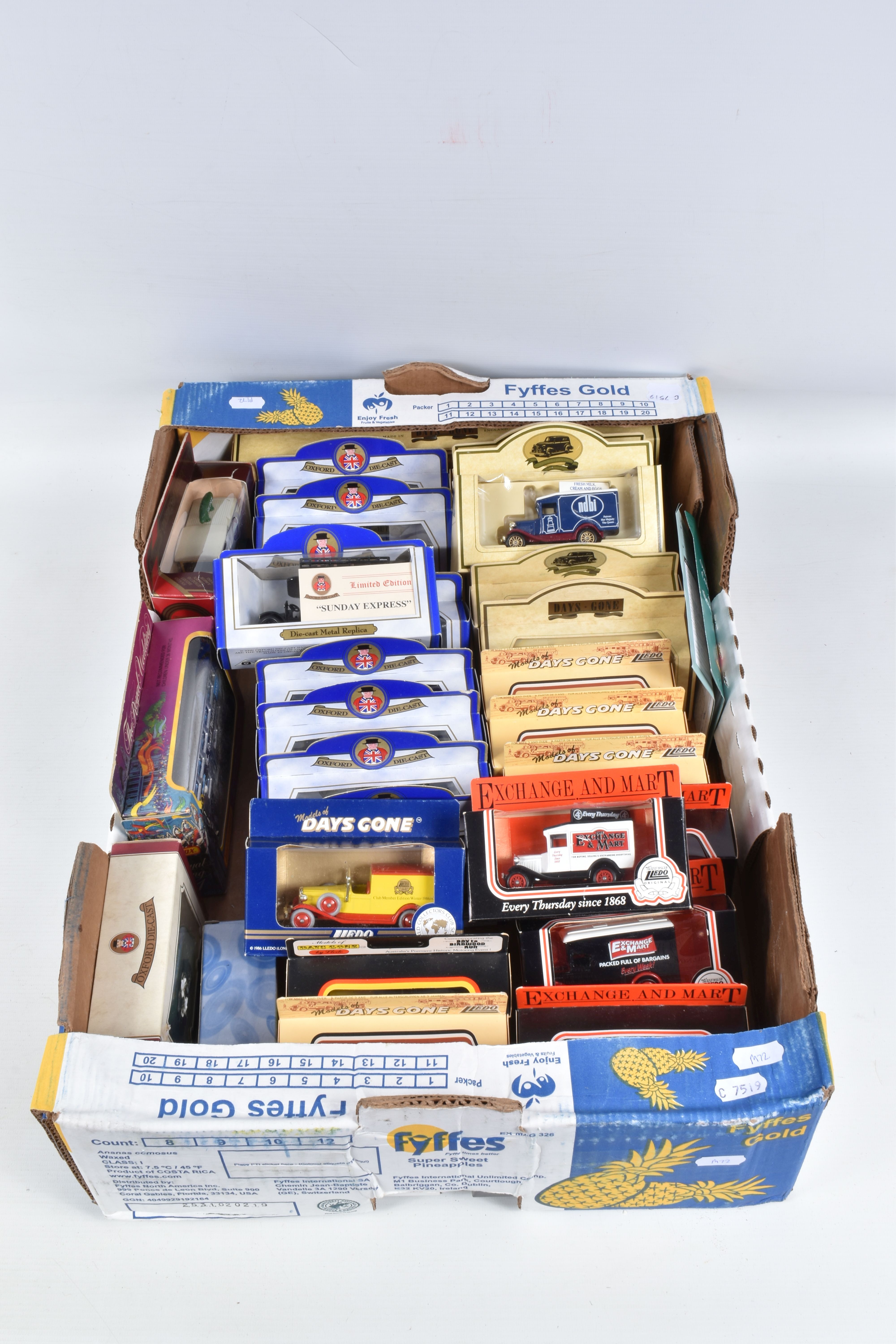 A QUANTITY OF BOXED MODERN DIECAST VEHICLES, to include Corgi Aviation Archive Frontier Airliners - Image 2 of 12