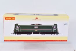 A BOXED OO GAUGE HORNBY MODEL RAILWAY LOCOMOTIVE Class 71, no. E5001 in BR Green with Small Yellow