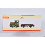 A BOXED OO GAUGE HORNBY MODEL RAILWAY DIESEL LOCOMOTIVE, Ruston and Hornsby 48DS and Flatbed Wagon