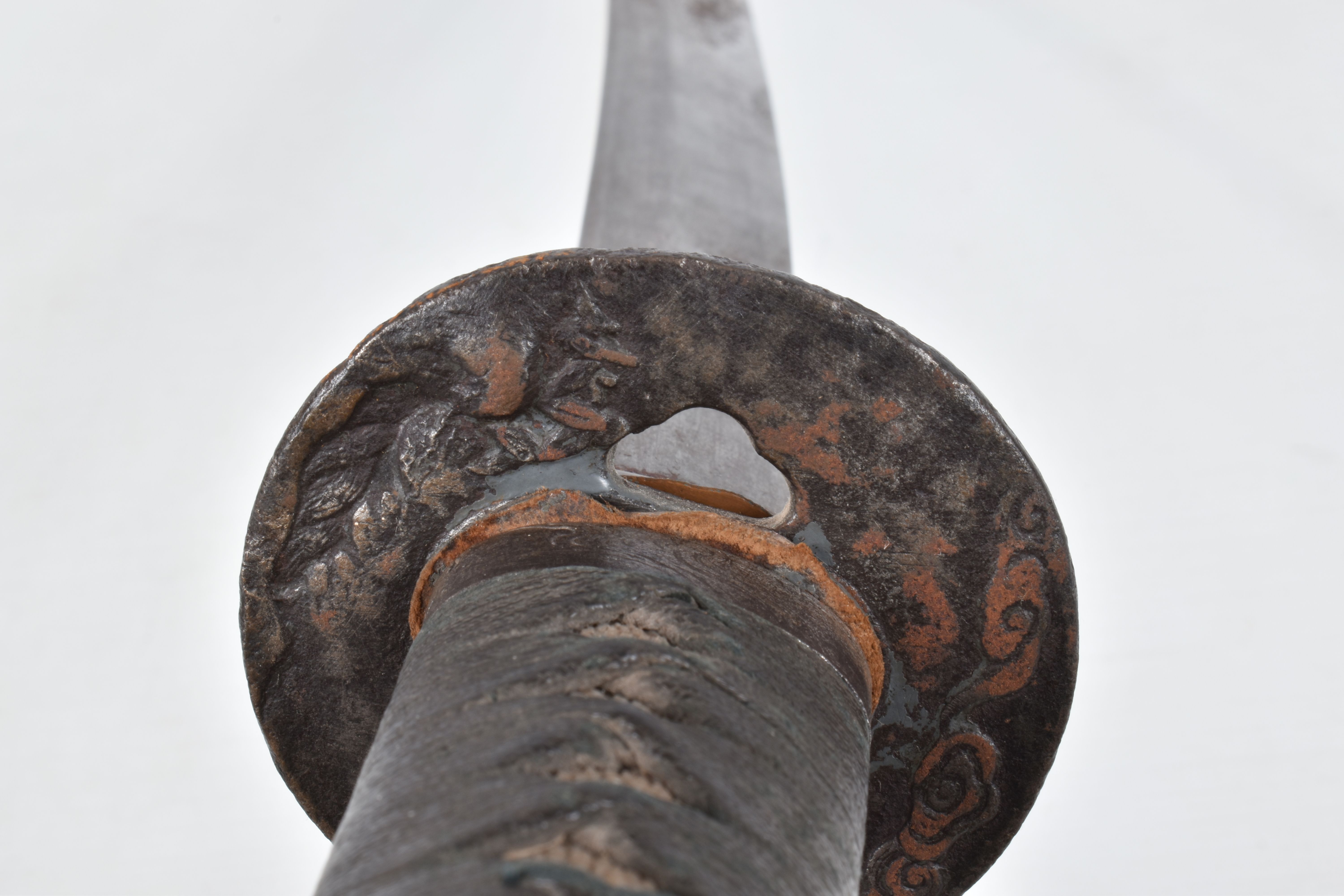 A BELLIEVED TO BE 18TH CENTURY JAPANESE WAKIZASHI SWORD, worn blade, the tsuba cast with birds, - Image 14 of 36