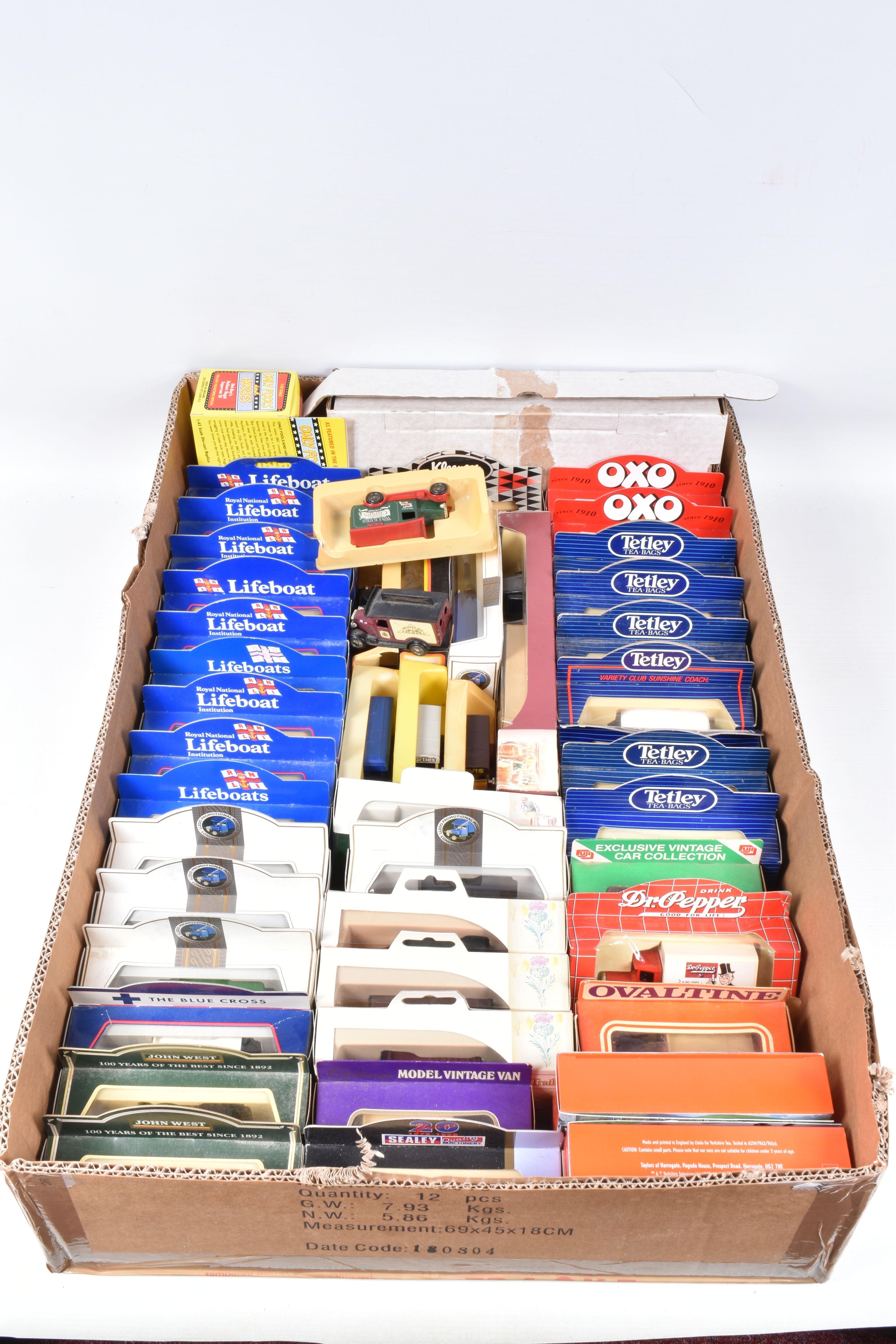 FOUR BOXES OF ASSORTED LLEDO, MATCHBOX AND OXFORD DIECAST MODEL VEHICLES, some of the Lledo models - Image 2 of 17