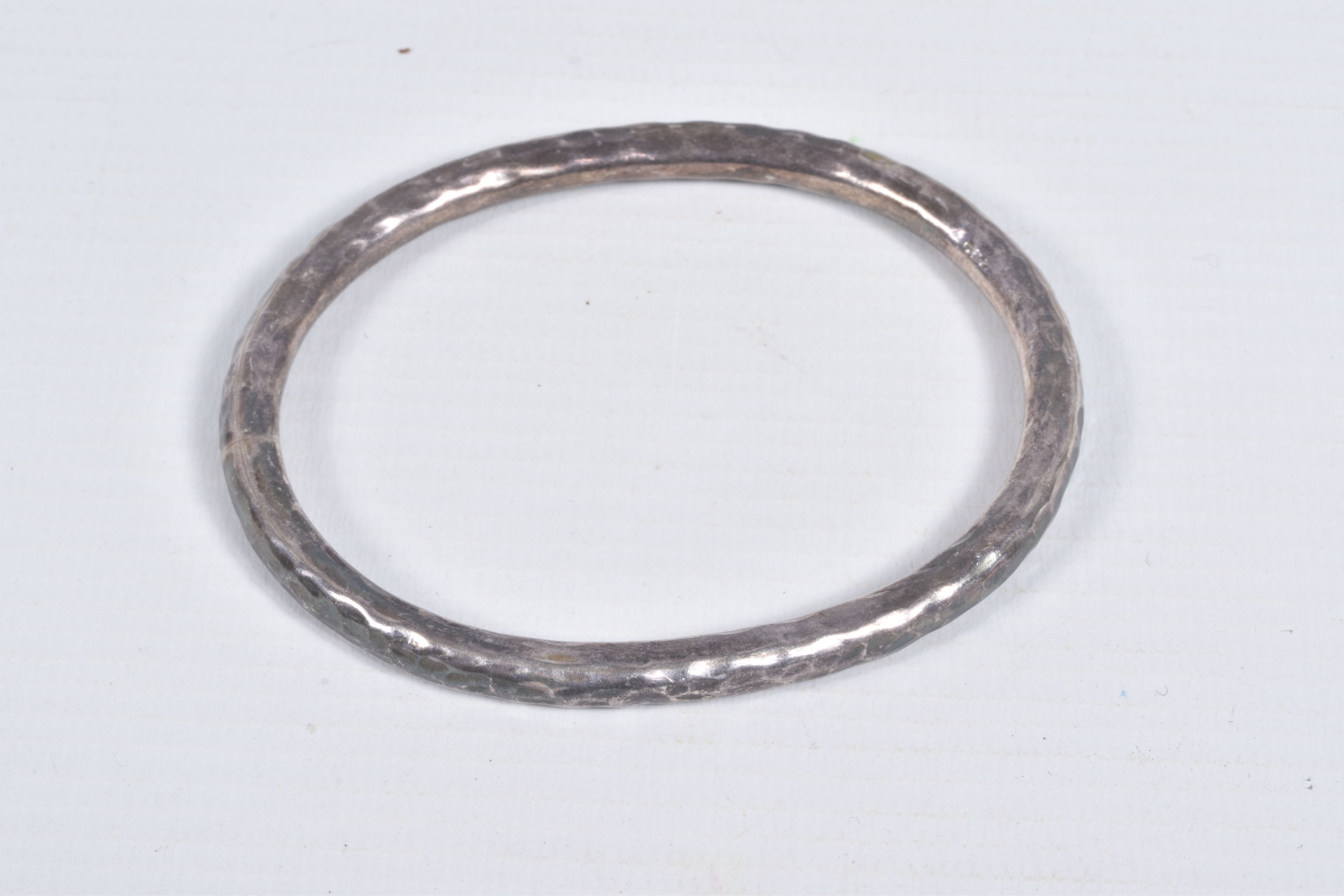 FOUR ITEMS OF JEWELLERY, to include a silver wide engine turned pattern belt designed bangle, - Image 5 of 6