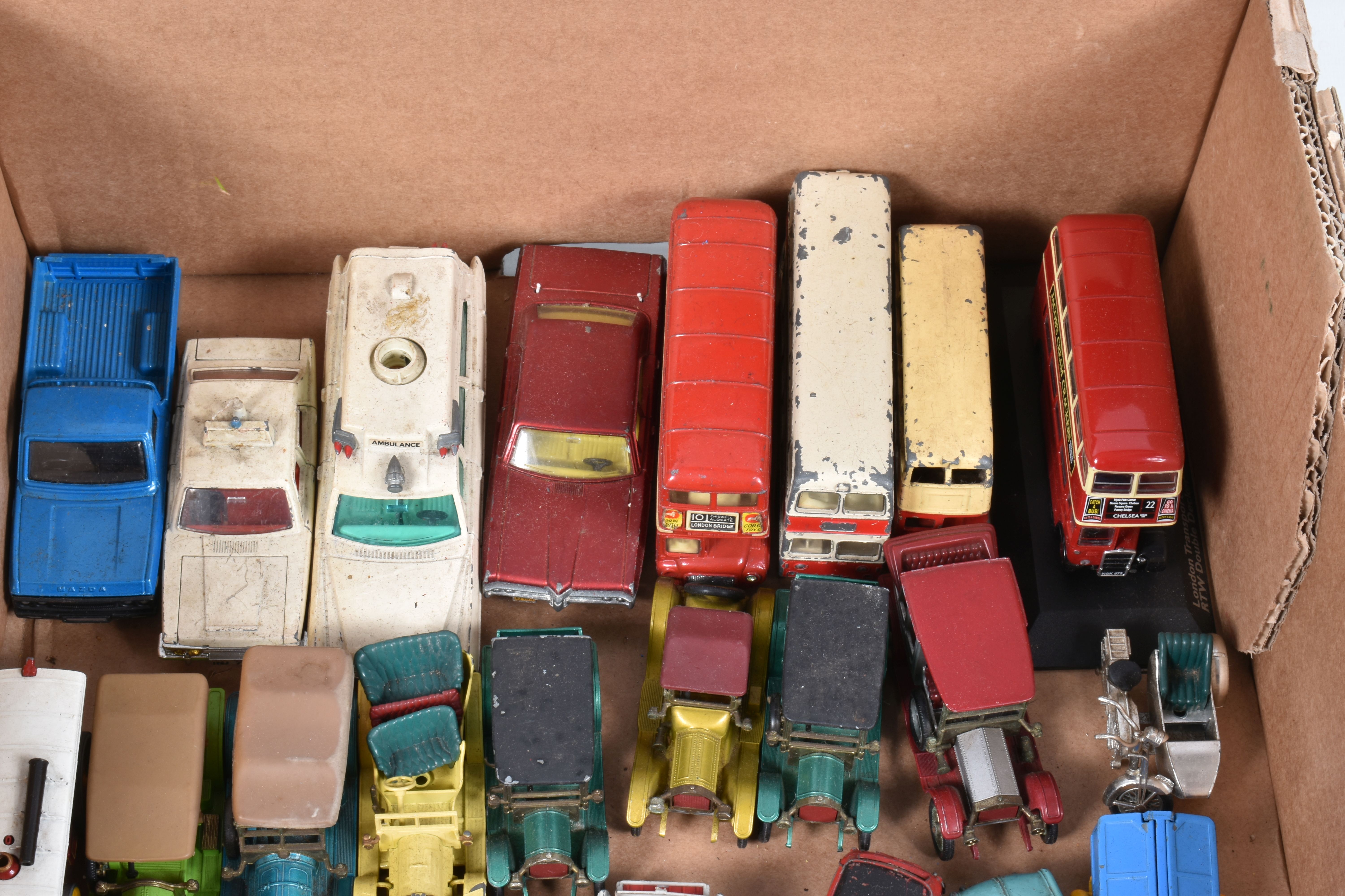 A QUANTITY OF UNBOXED AND ASSORTED PLAYWORN DIECAST VEHICLES, to include Dinky Supertoys Foden - Image 9 of 12