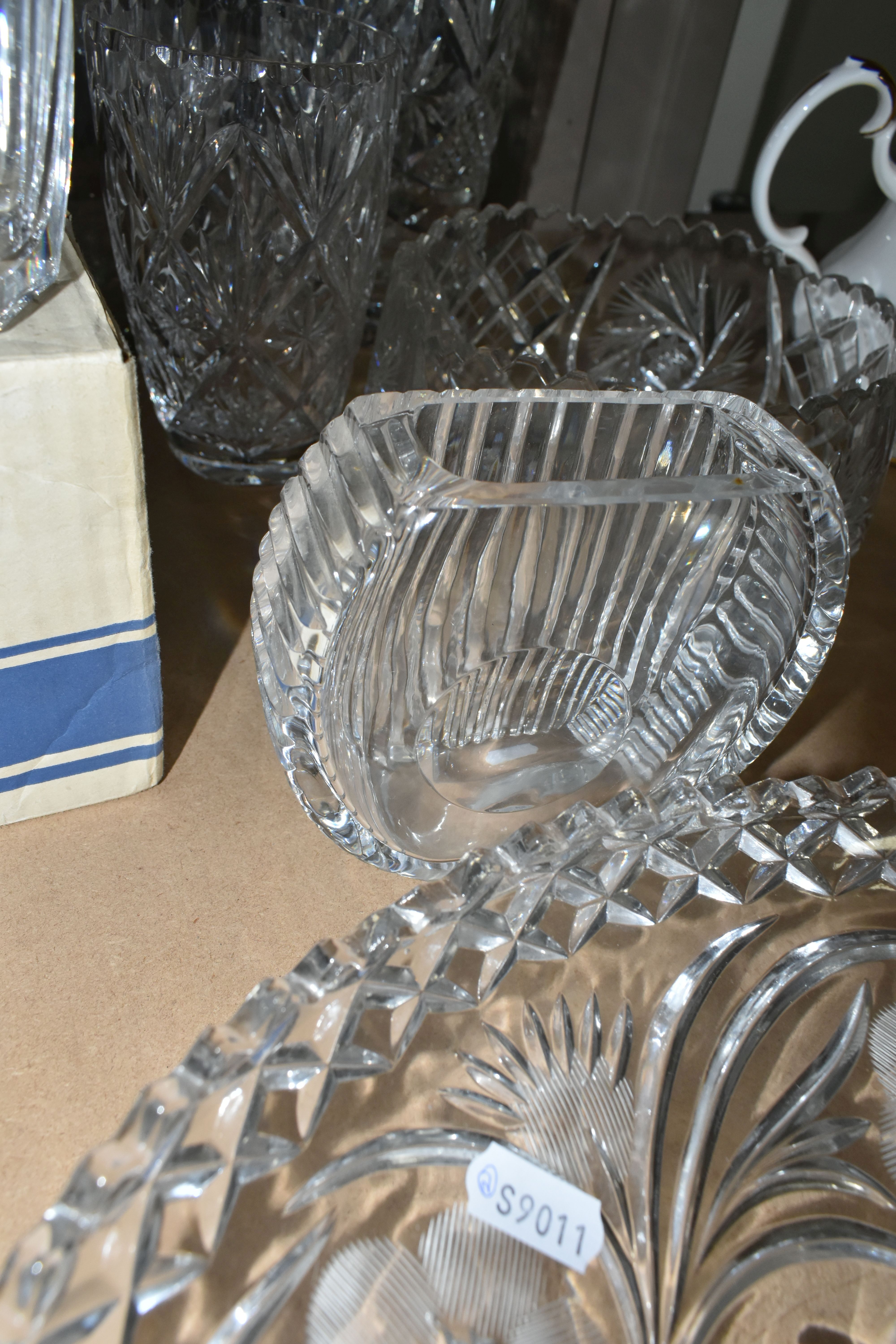A GROUP OF CUT CRYSTAL AND OTHER GLASS WARE, to include a boxed set of six Waterford Crystal - Image 5 of 6