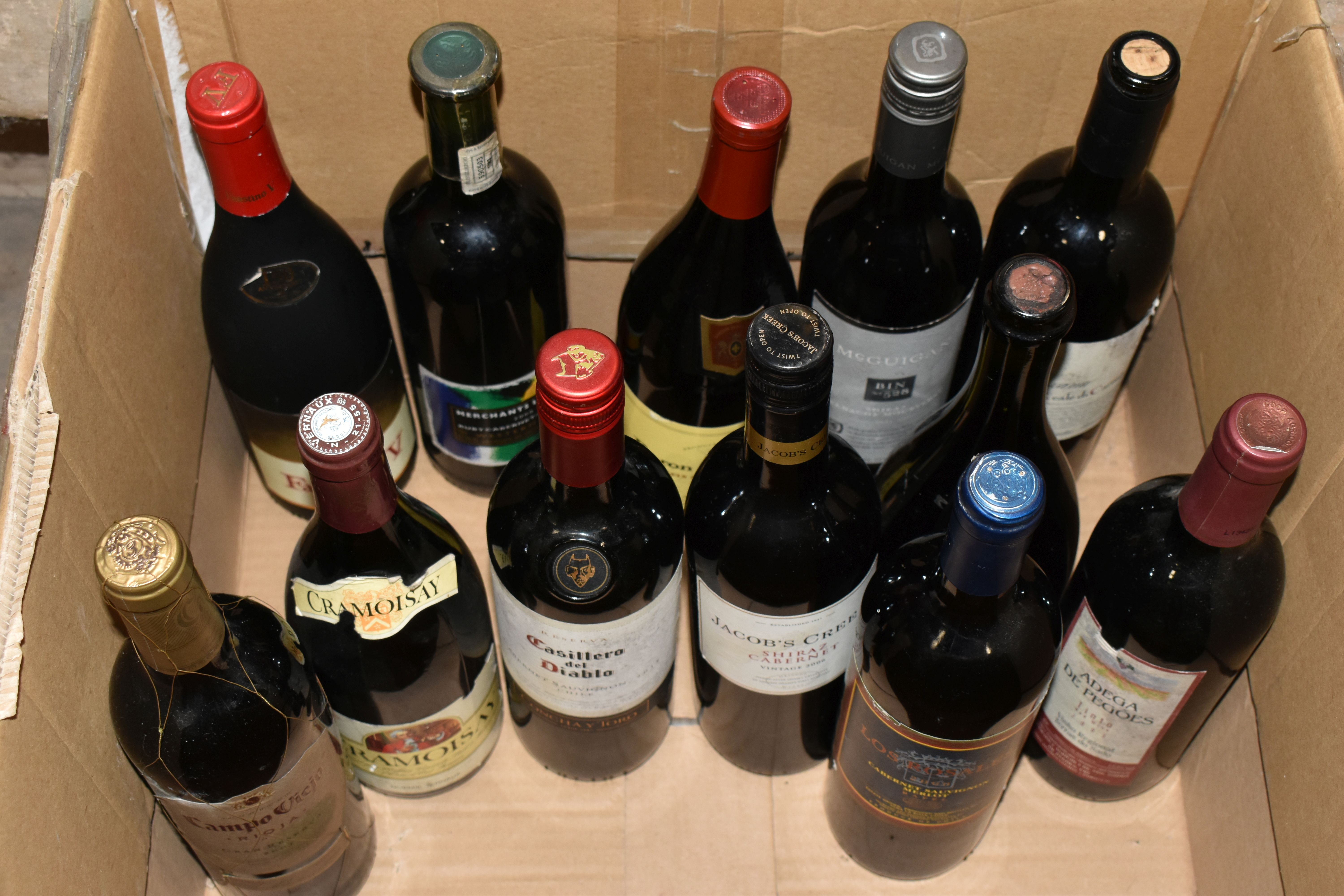 ALCOHOL, Two Boxes containing eighteen bottles of European and New World Red Wine including Rioja's, - Image 3 of 5