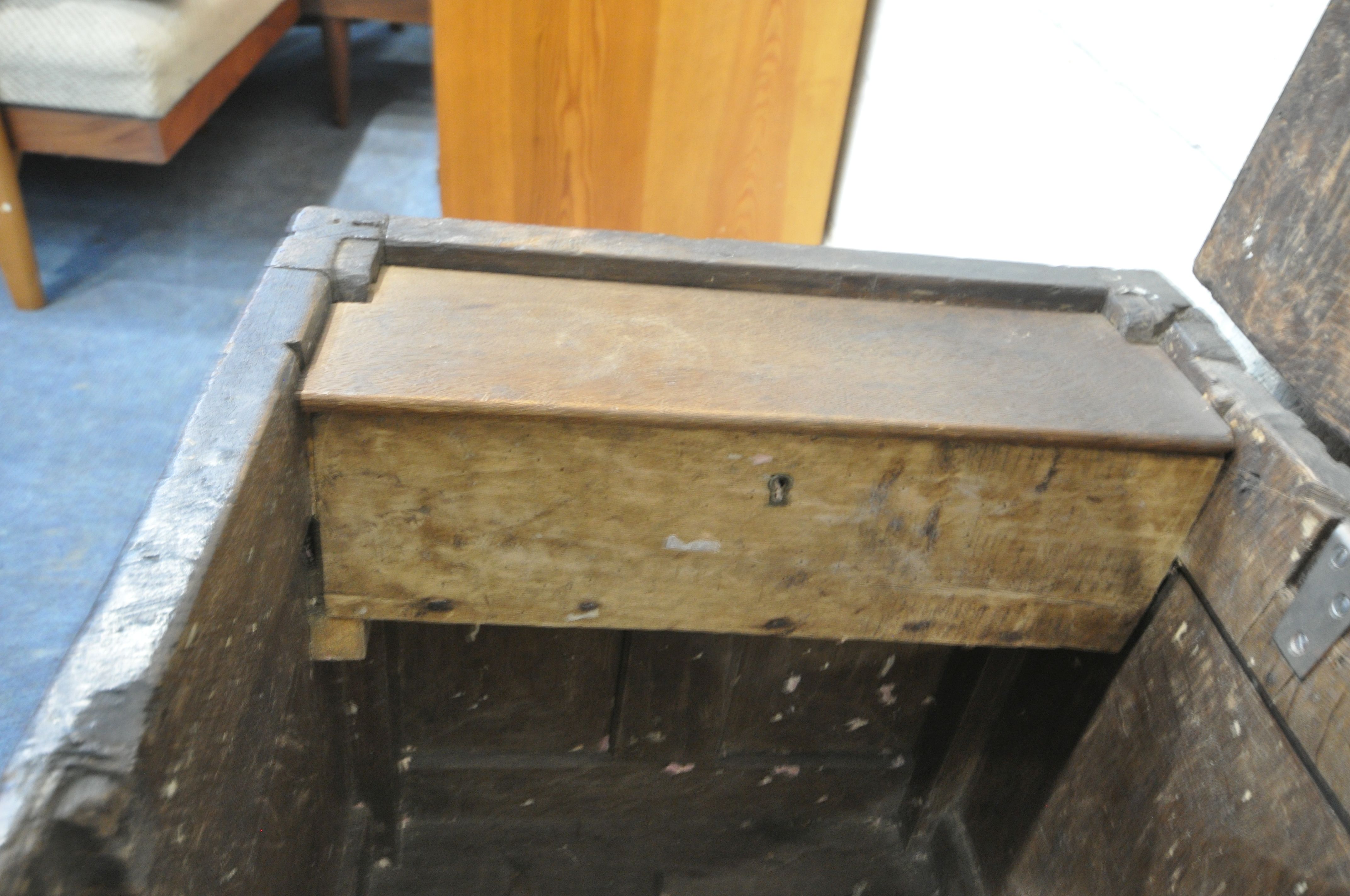 A GEORGIAN OAK COFFER, the hinged lid enclosing a candle box, the front with repeating geometric - Image 7 of 9
