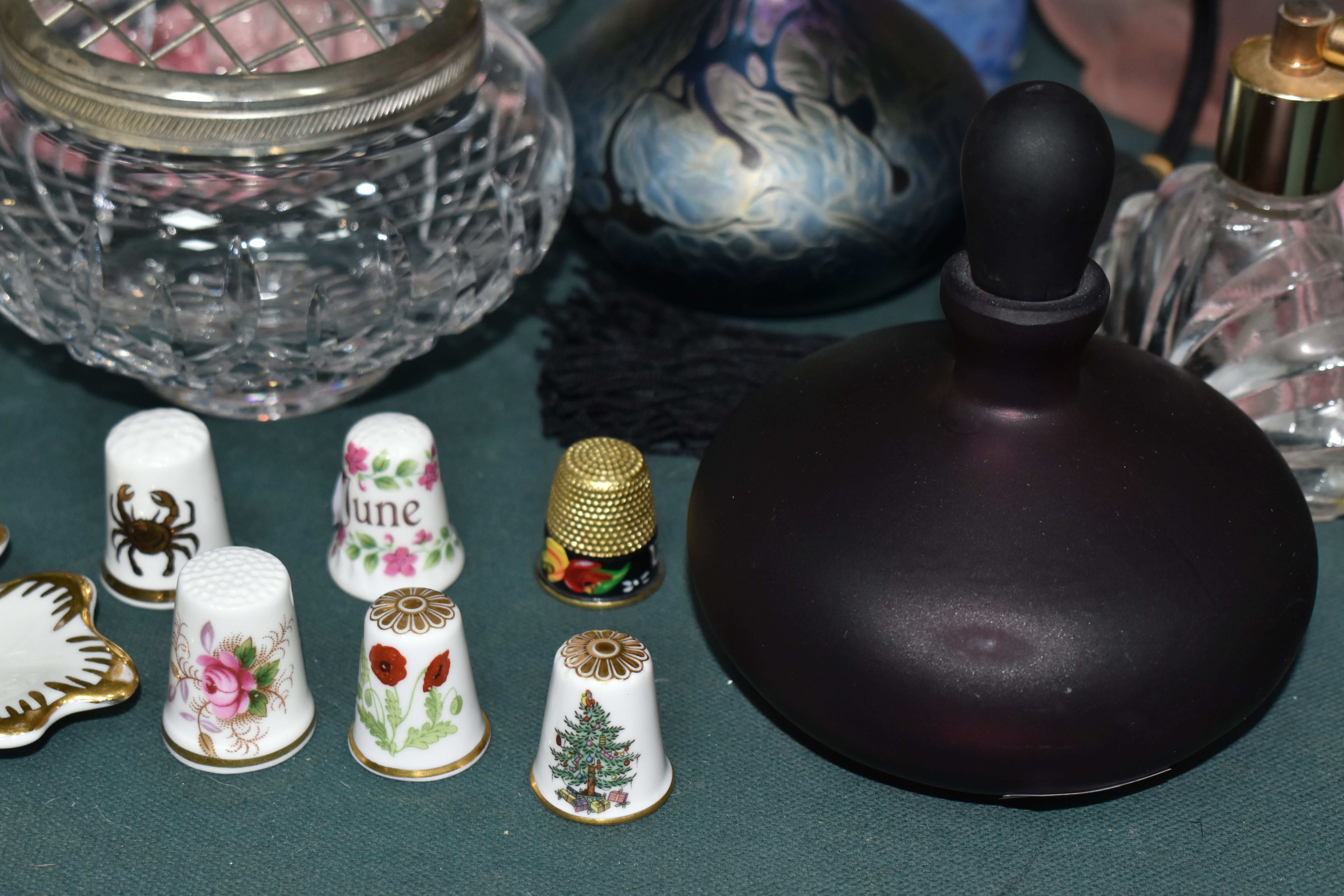 A GROUP OF CERAMICS AND GLASS WARE, to include a Herend trinket dish in the form of an oak leaf with - Image 8 of 8