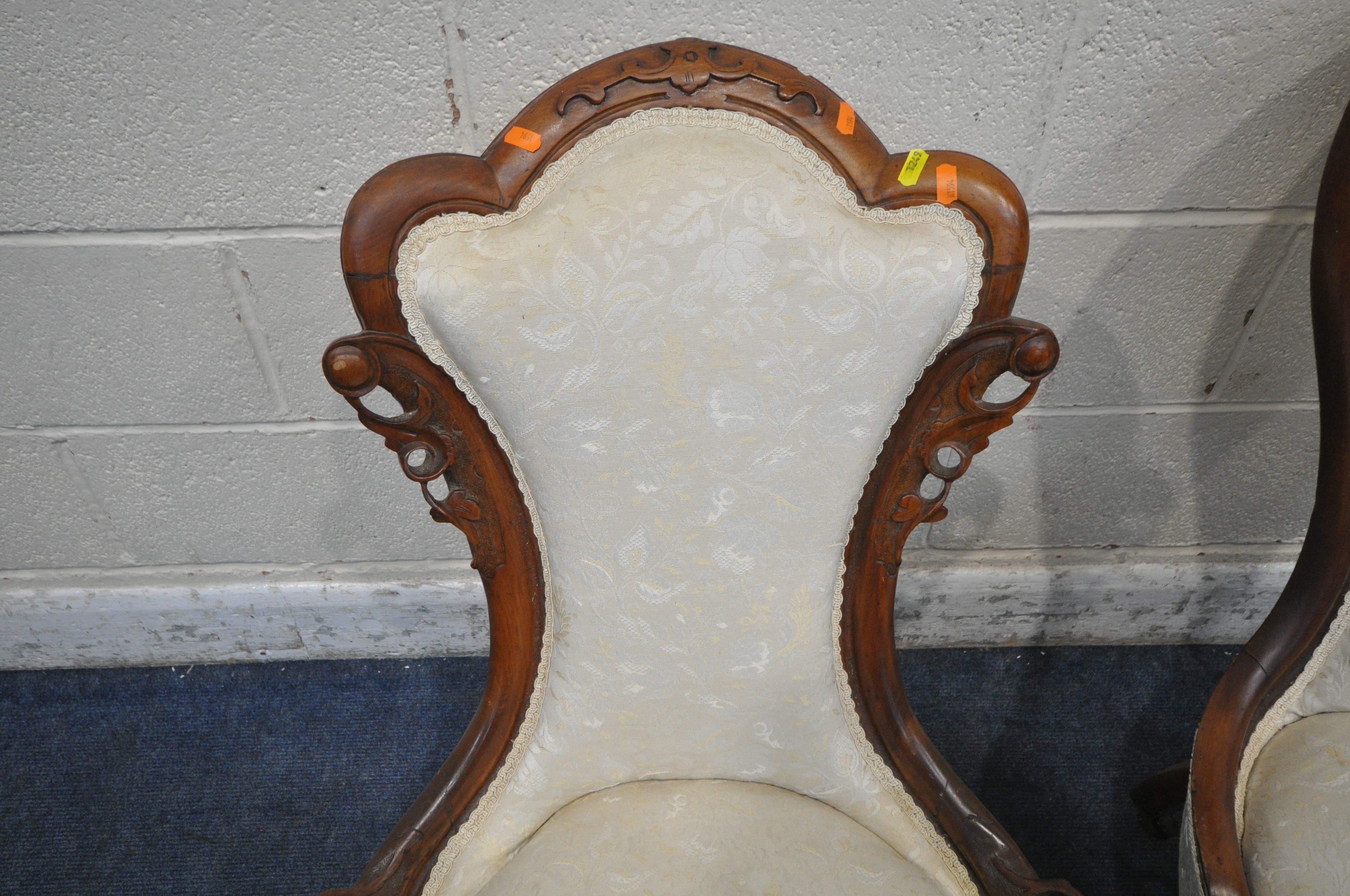 A VICTORIAN MAHOGANY SPOONBACK CHAIR, with beige and foliate upholstery, on front cabriole legs, - Image 4 of 6