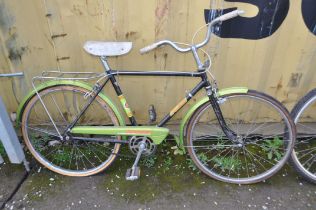 A RALEIGH ROADRUNNER GENTS BIKE with a 19in frame