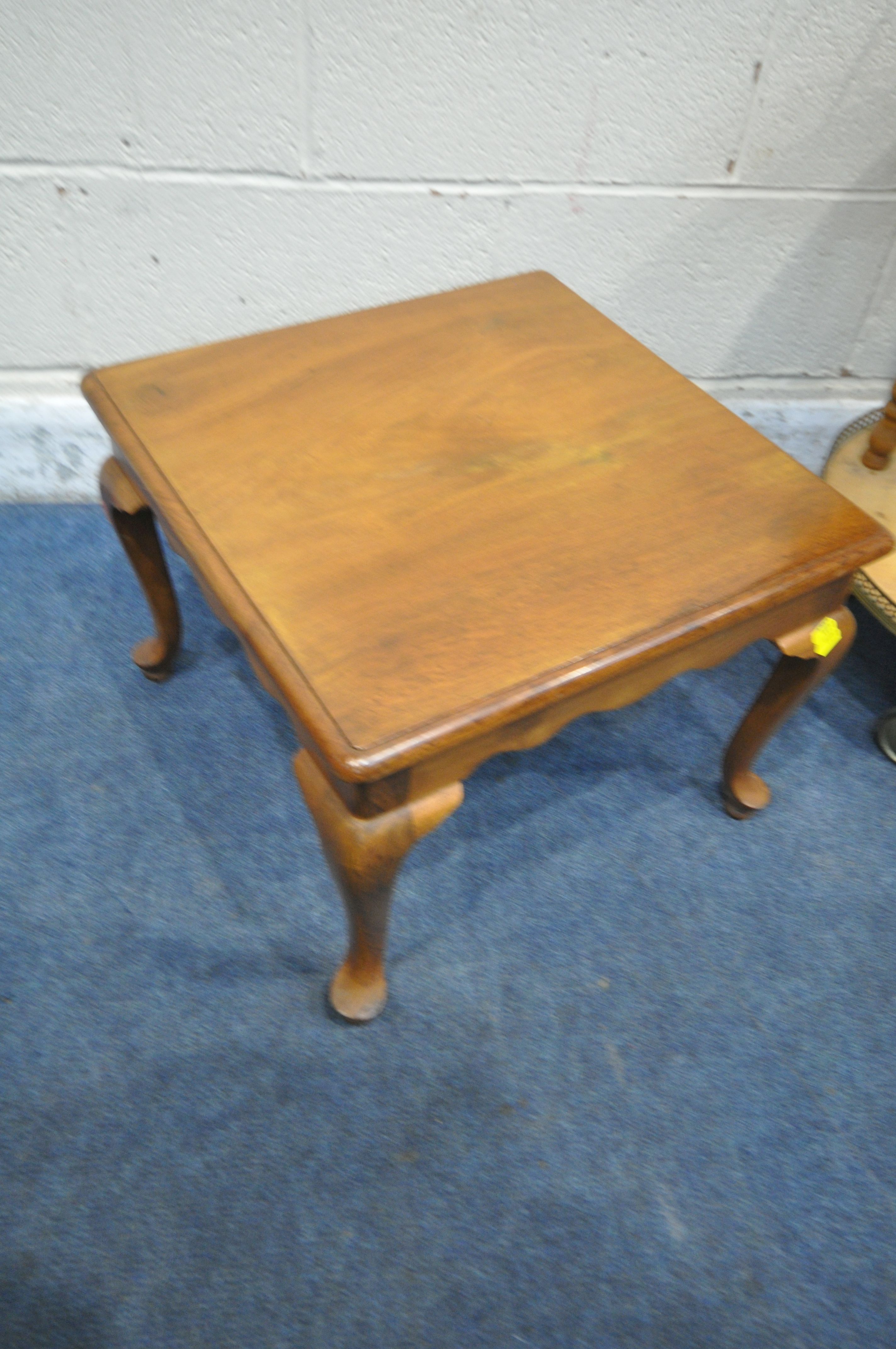 AN ITALIAN CIRCULAR TWO TIER TEA TABLE, each tier with brass gallery, top tier with a single handle, - Image 4 of 5