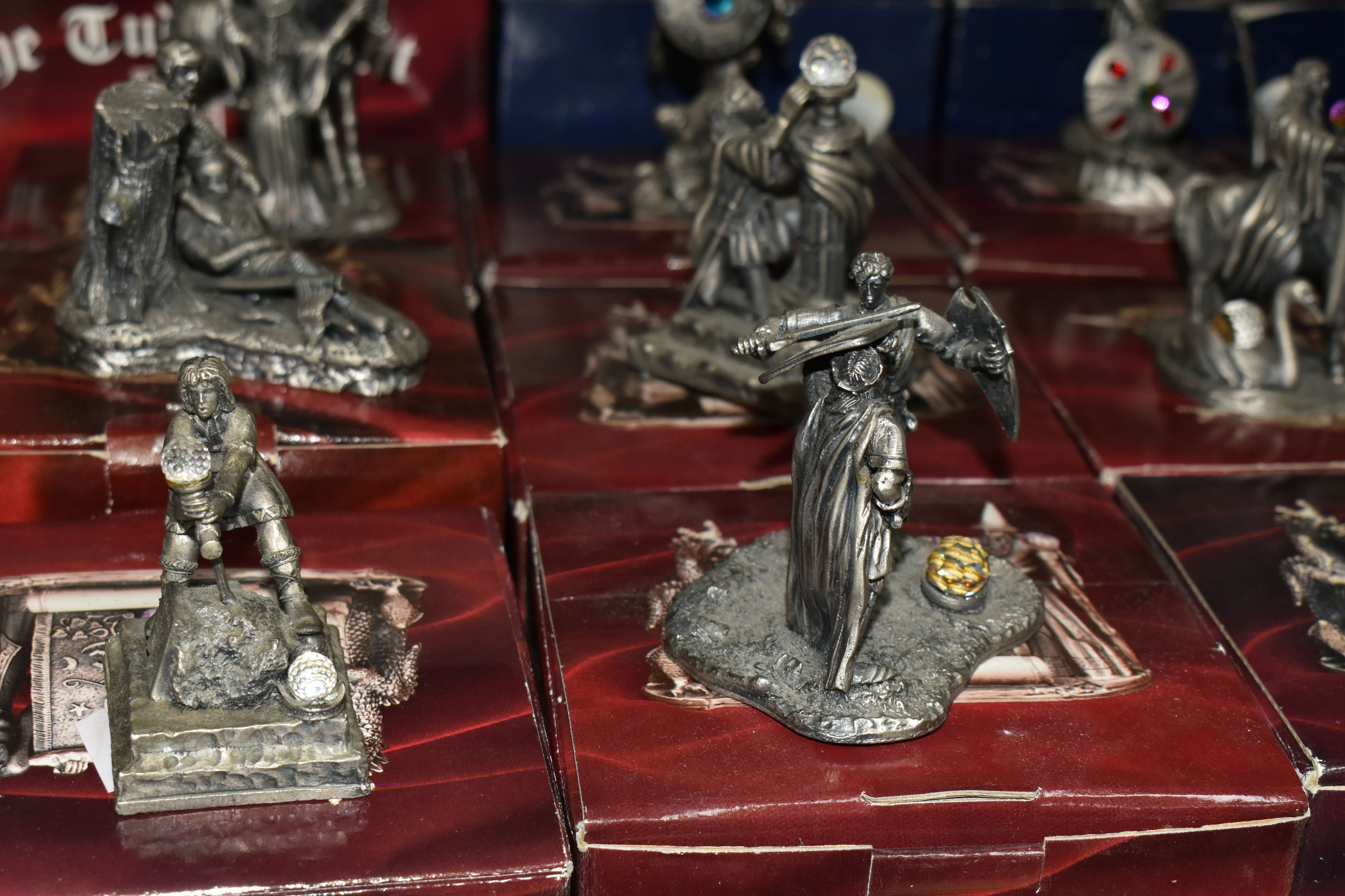 A COLLECTION OF NINTETEEN THE TUDOR MINT 'FANTASY AND LEGEND' PEWTER FIGURES, comprising 'Queen - Image 4 of 9
