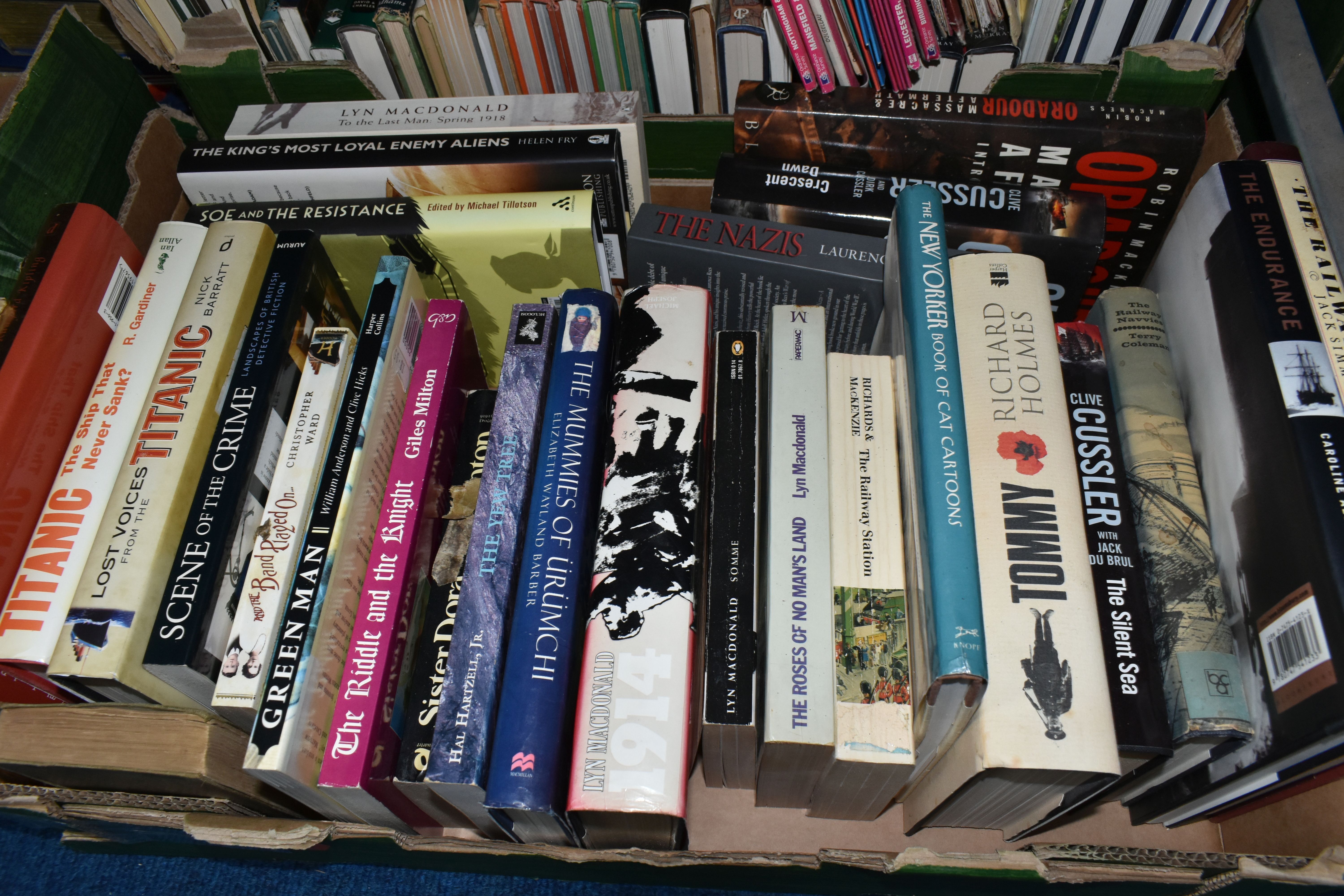 SIX BOXES OF BOOKS AND MAGAZINES, to include a large collection of weekly 'History of the First - Image 7 of 8