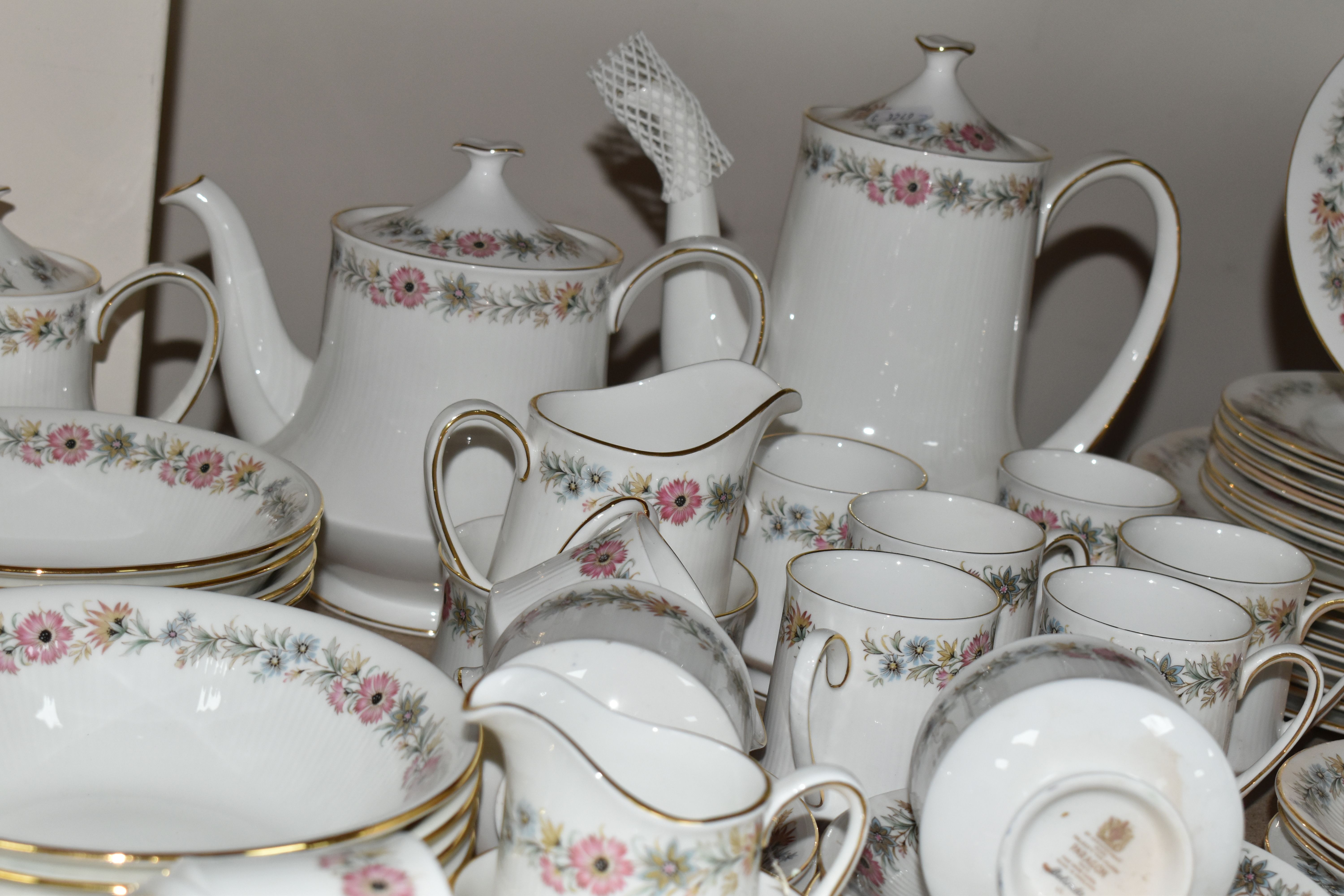 A QUANTITY OF PARAGON 'BELINDA' PATTERN DINNERWARE, comprising coffee pot, teapot, individual - Image 3 of 6