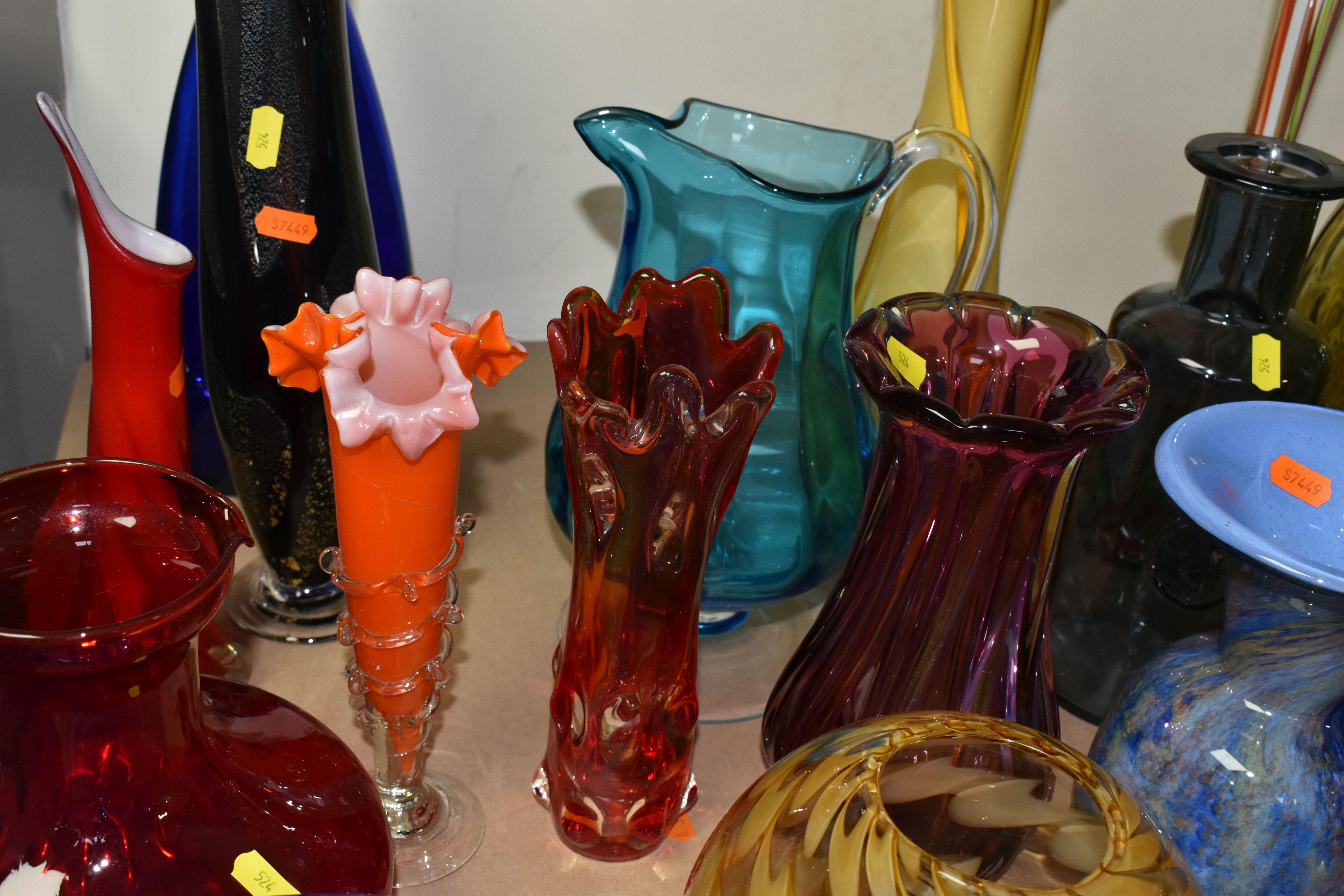 A SELECTION OF DECORATIVE COLOURED GLASSWARES ETC, to include blue and purple pedestal bowls, a tall - Image 8 of 10