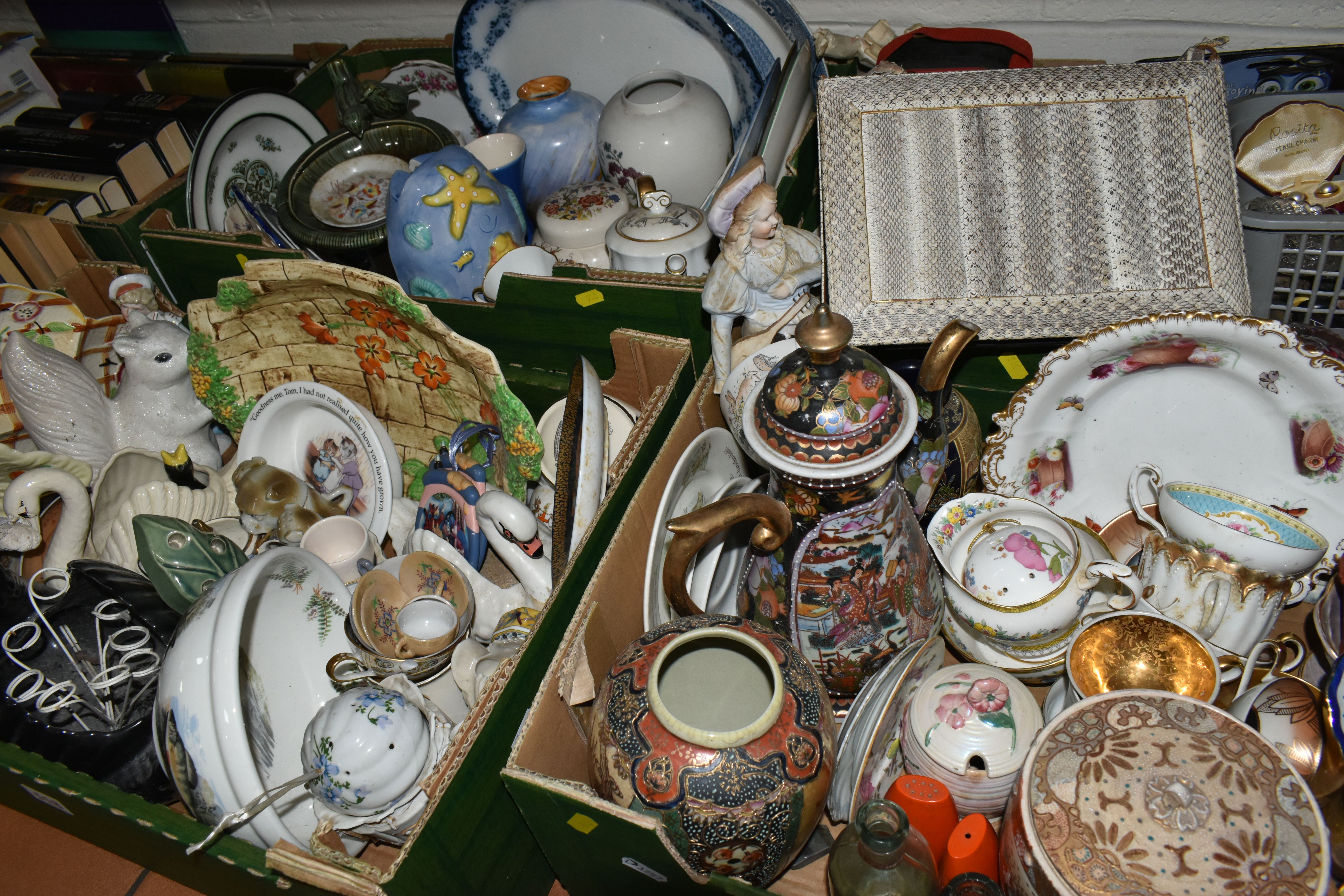 FOUR BOXES OF CERAMICS AND SUNDRY ITEMS, to include a Moorcroft Geranium trinket dish (sd), a - Image 6 of 6