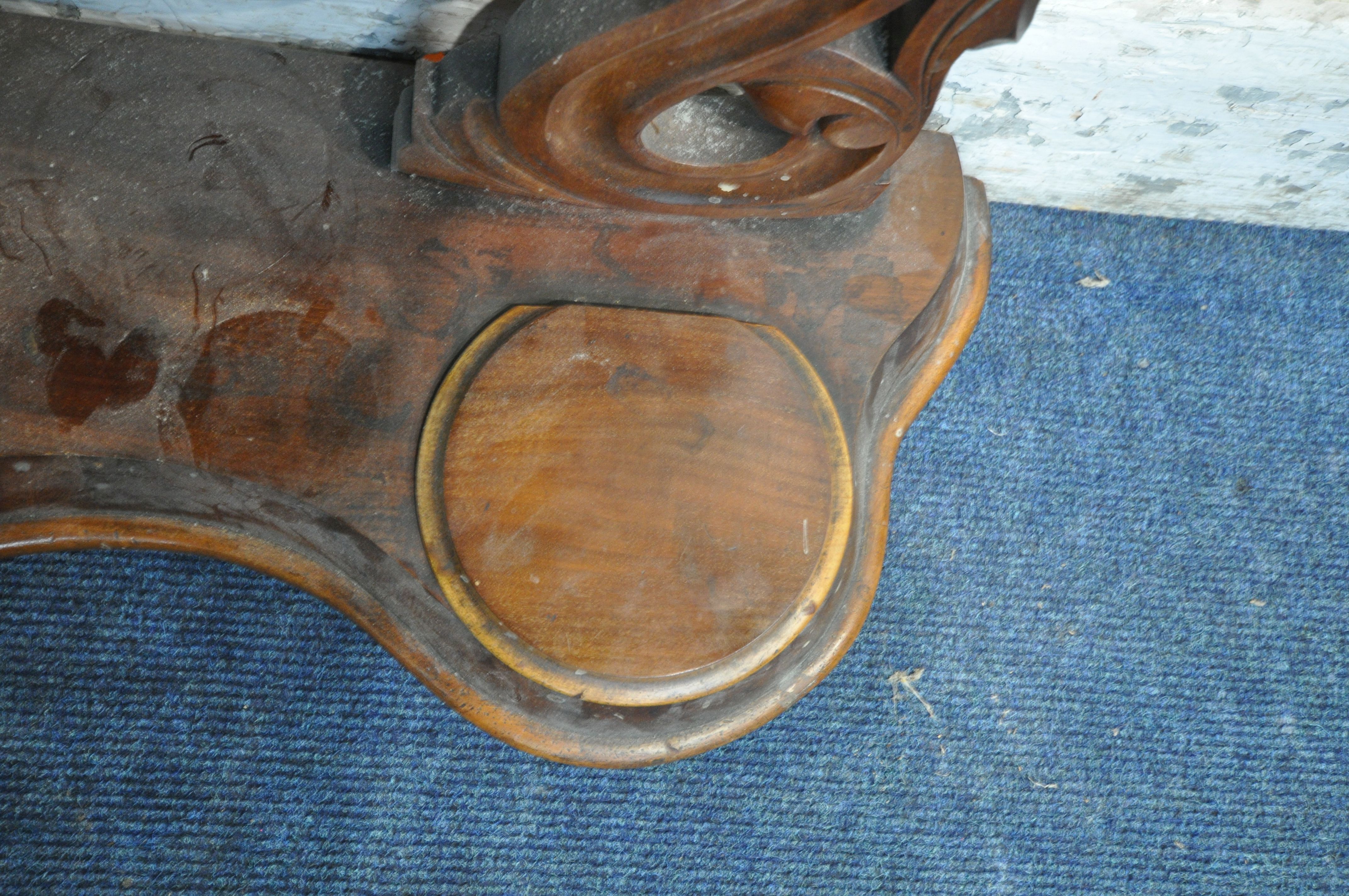 A VICTORIAN MAHOGANY TOILET MIRROR, the oval frame encasing a bevelled mirror plate, scrolled - Image 5 of 6