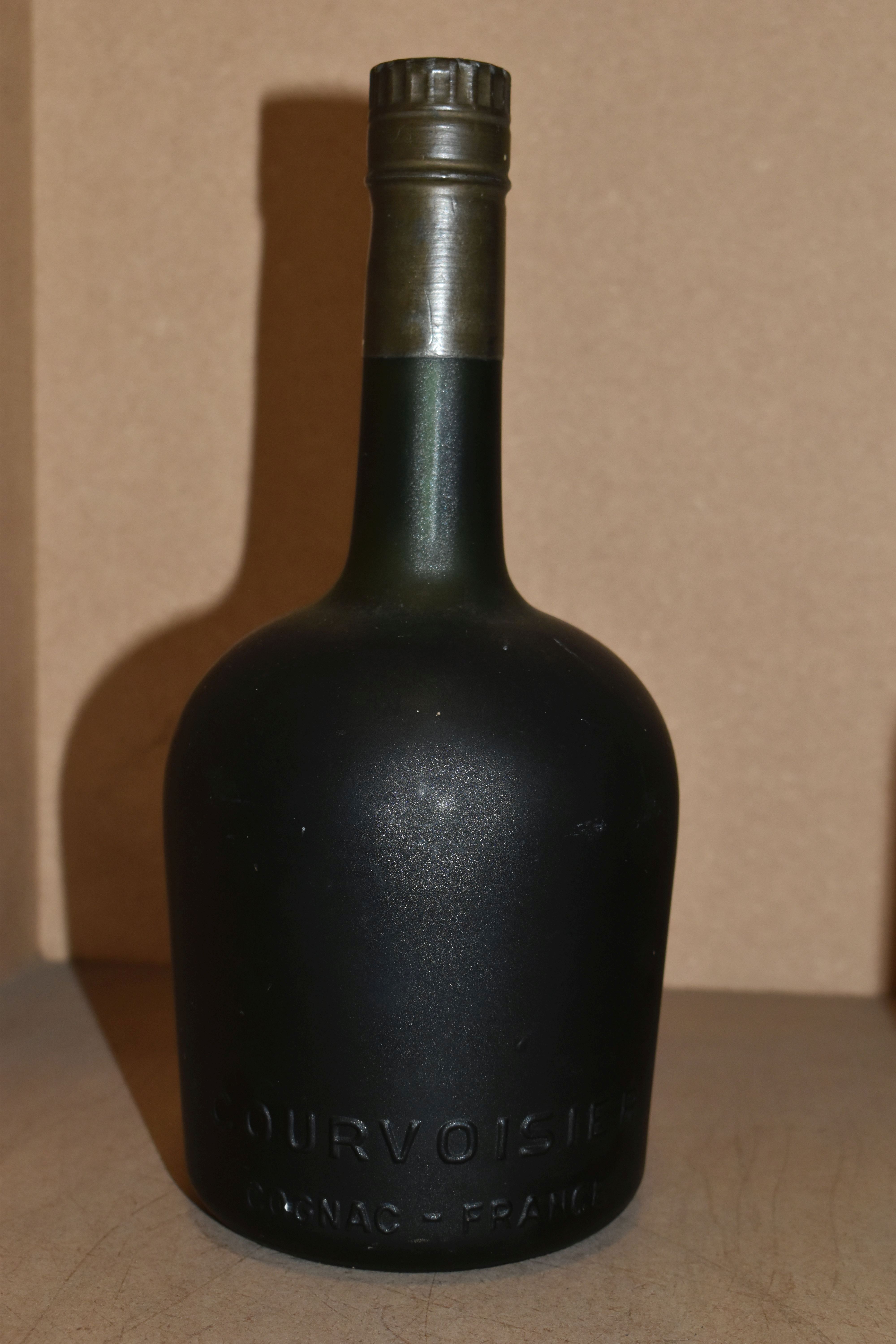 ONE BOTTLE OF COURVOISIER GRANDE FINE CHAMPAGNE EXTRA VIELLE COGNAC, 70% proof, 1950's bottling, 'By - Image 2 of 3