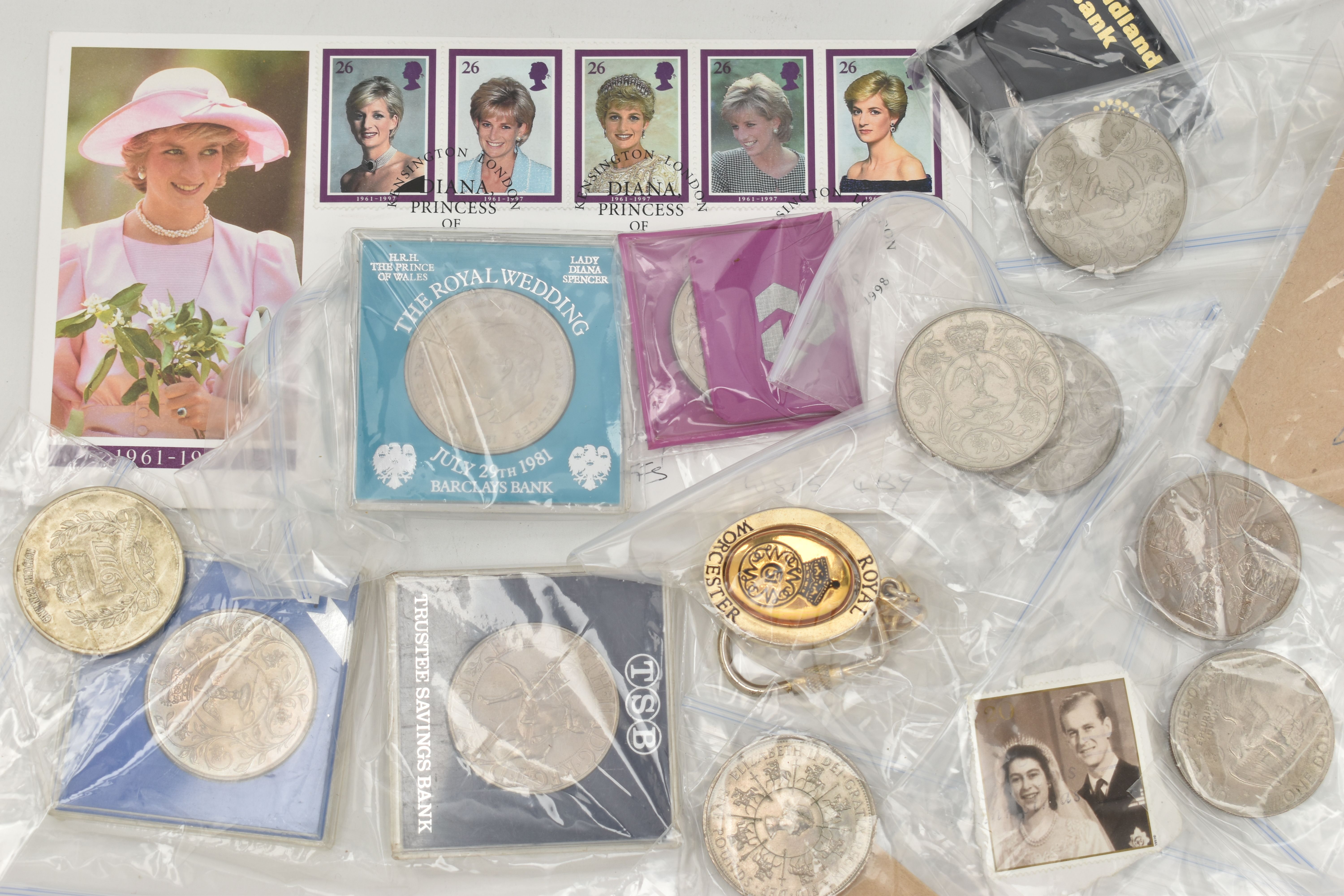 A PARCEL OF UK COINS, to include Queen Elizabeth II commemorative coins, Coronation and Jubilee
