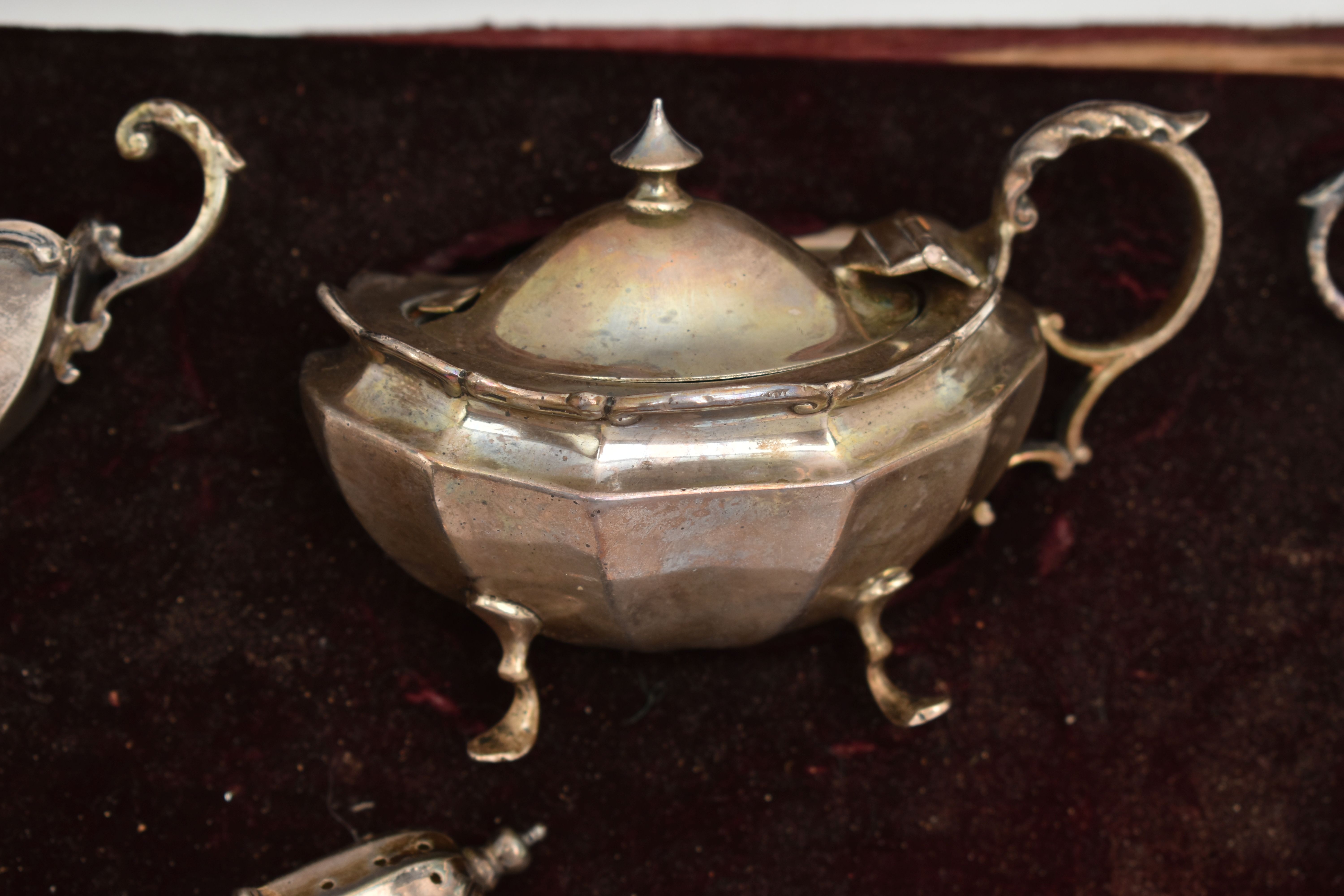 AN INCOMPLETE CASED SILVER CRUET SET, including three salts, hallmarks for Chester and Birmingham, a - Image 5 of 5