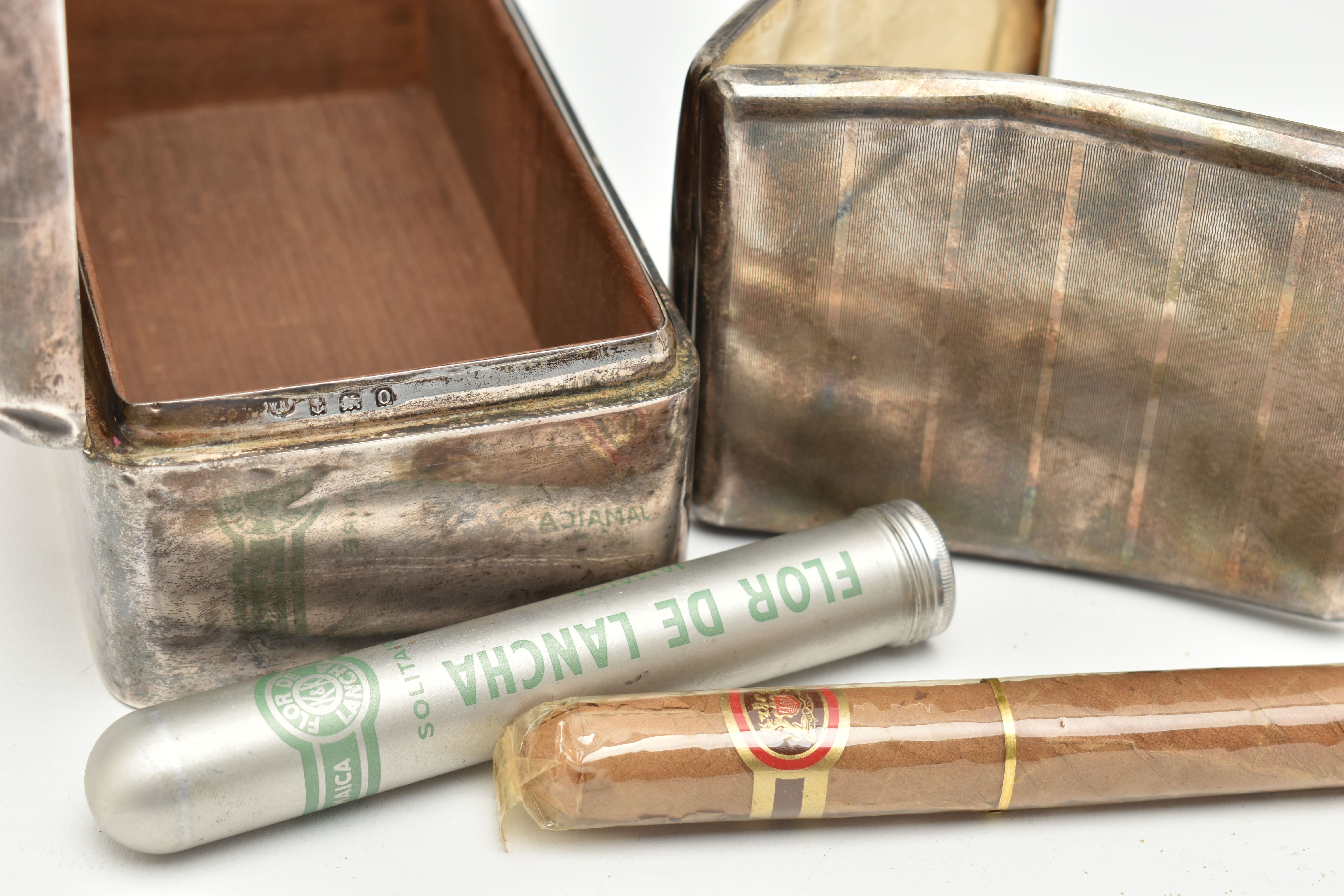 A SILVER TABLE TOP CIGARETTE BOX AND A CIGARETTE CASE, a polished rectangular hinged box, personal - Image 5 of 5