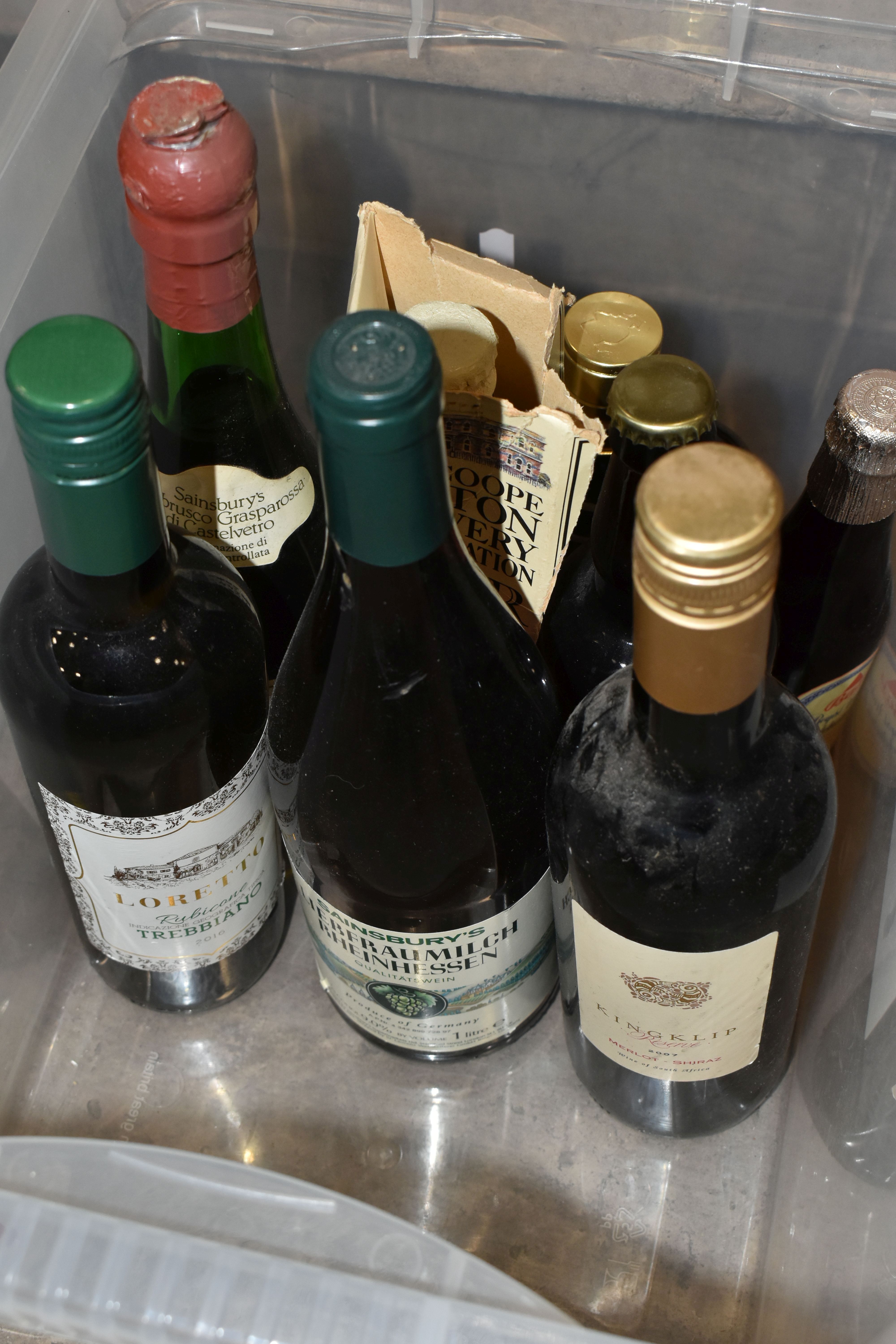 ALCOHOL Two Crates containing an assorted collection of mixed Alcohol comprising one bottle of - Image 3 of 4