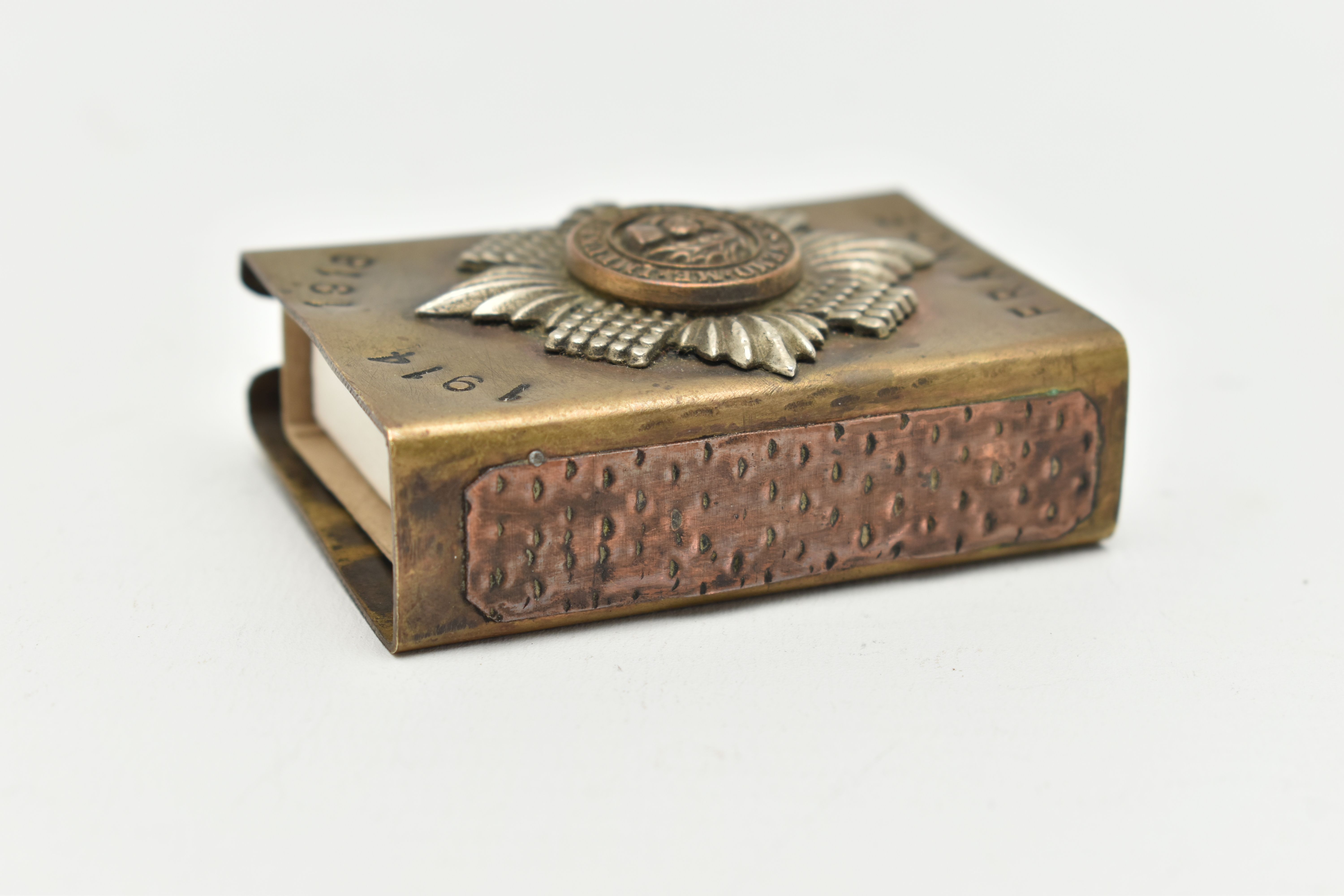 A WWI TRENCH ART BRASS MATCHBOX SLEEVE WITH SCOTS GUARD BADGE TO THE FRONT, stamped '1914 1918 - Image 2 of 5