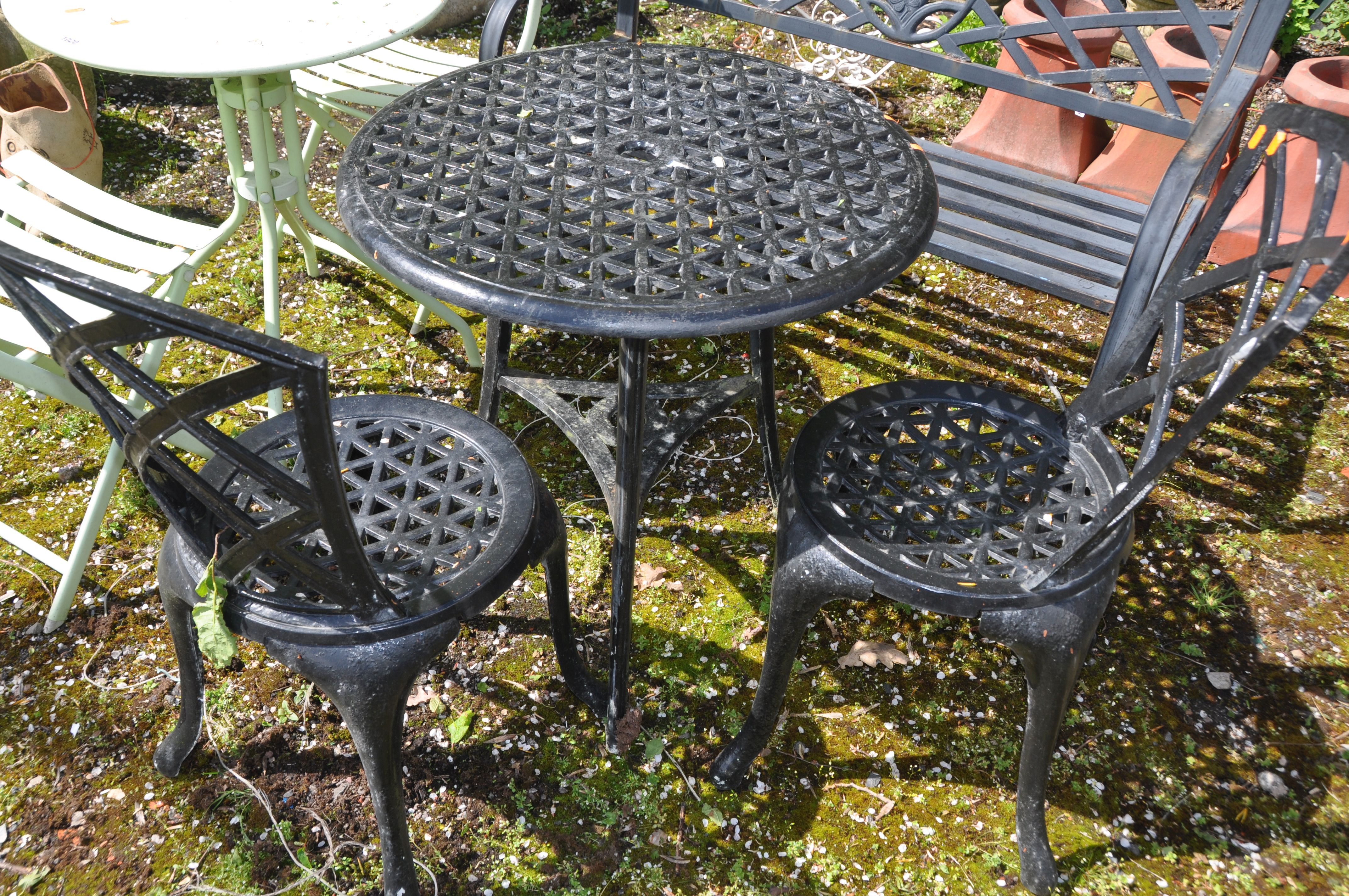 A COLLECTION OF METAL GARDEN FURNITURE including a rickety cast aluminium garden table, two matching - Image 2 of 4