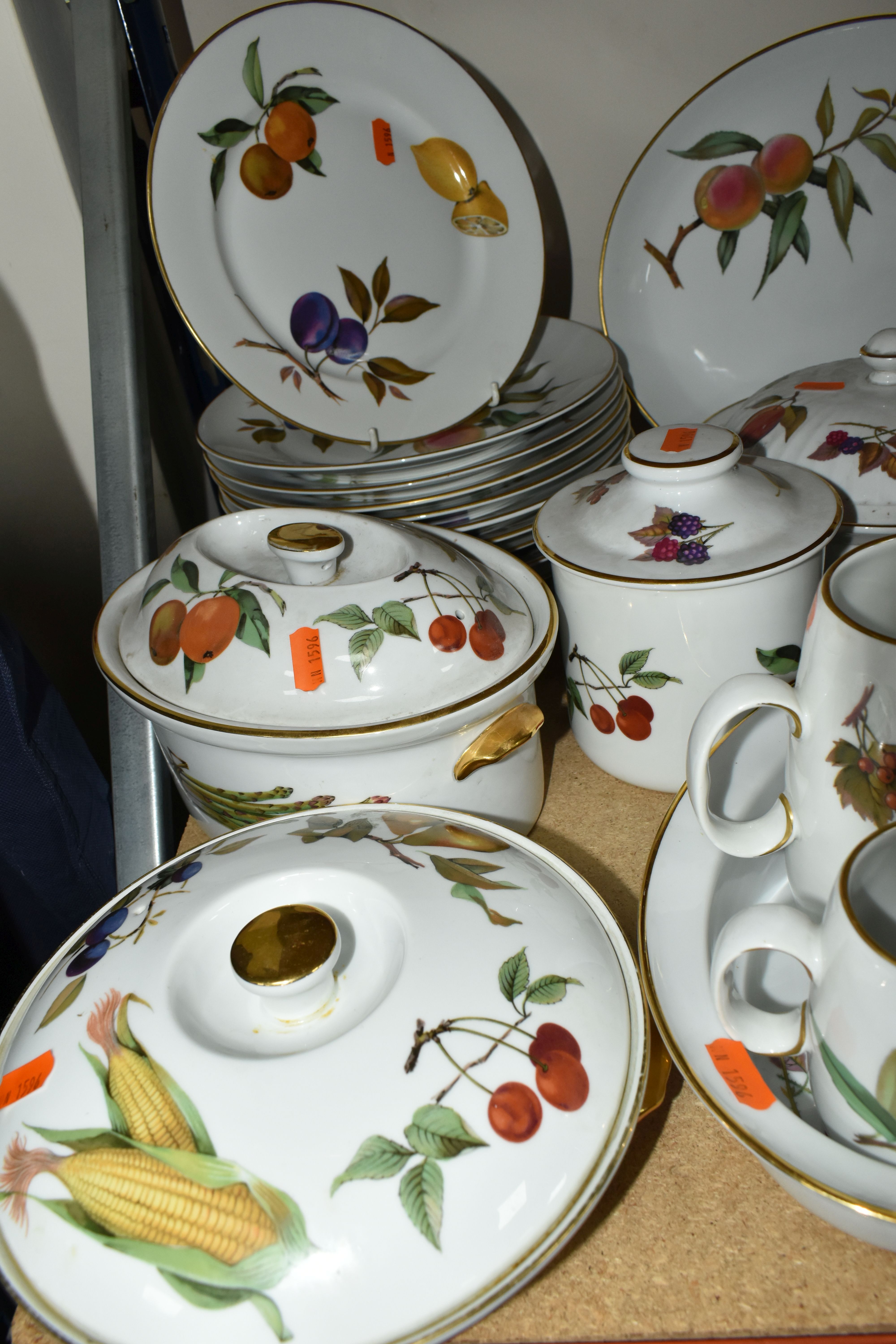 A LARGE QUANTITY OF ROYAL WORCESTER 'EVESHAM' PATTERN DINNERWARE, comprising three covered - Image 2 of 6