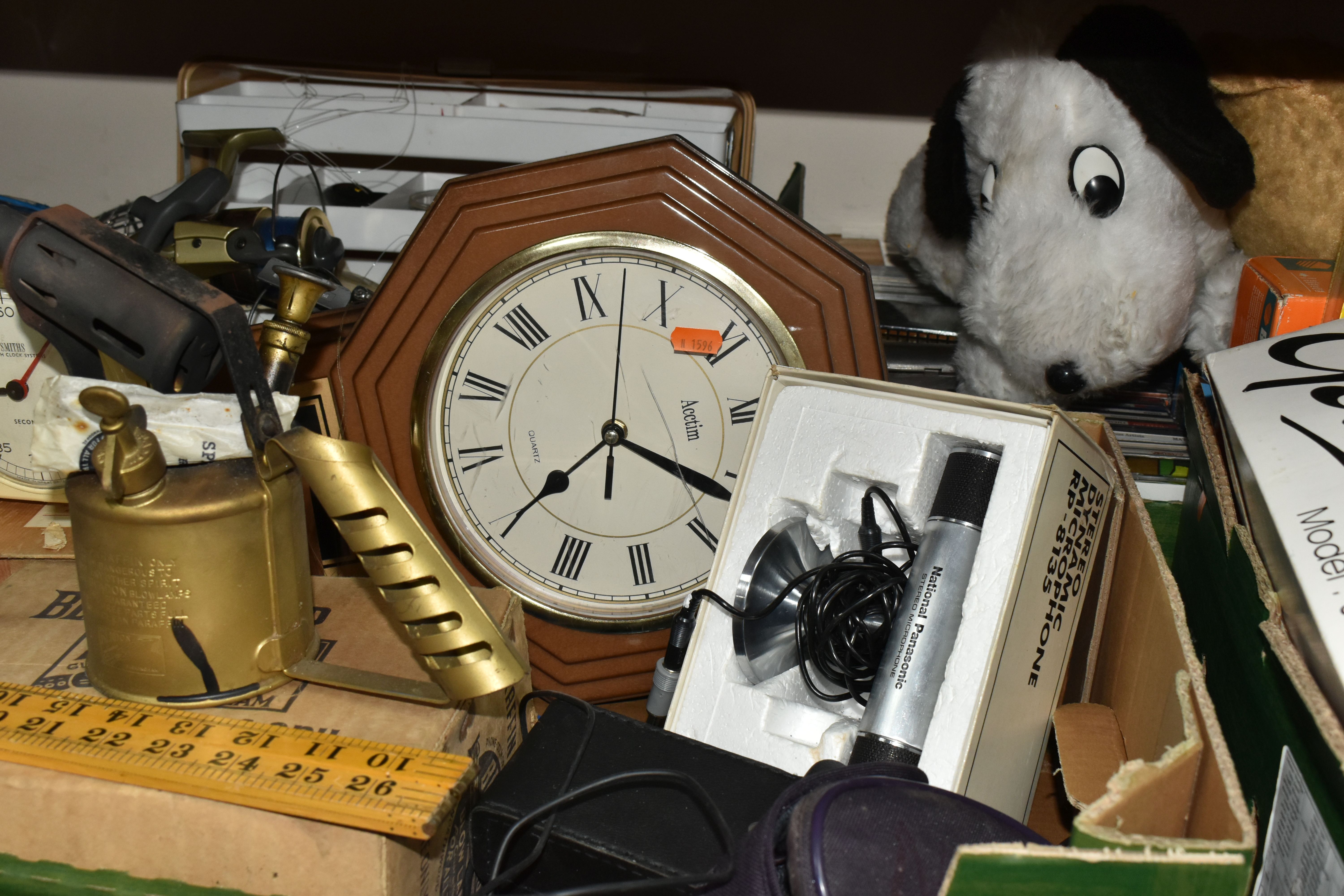 THREE BOXES AND LOOSE MISCELLANEOUS SUNDRIES, to include a boxed Bladon blow lamp, a boxed Smiths ' - Image 5 of 11