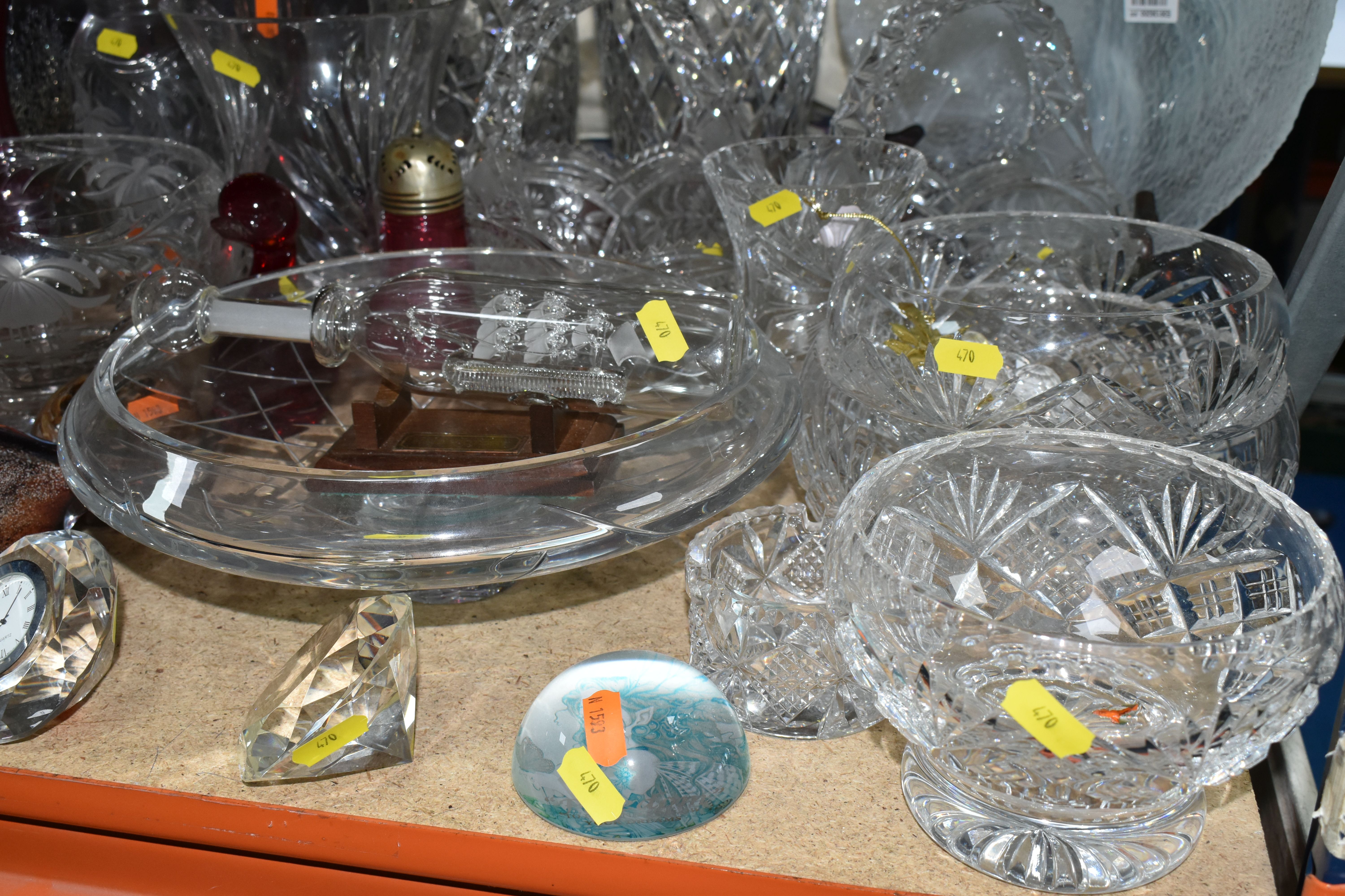 A SMALL COLLECTION OF GLASSWARES ETC, to include two Whitefriars ruby ducks - both chipped, - Image 5 of 6