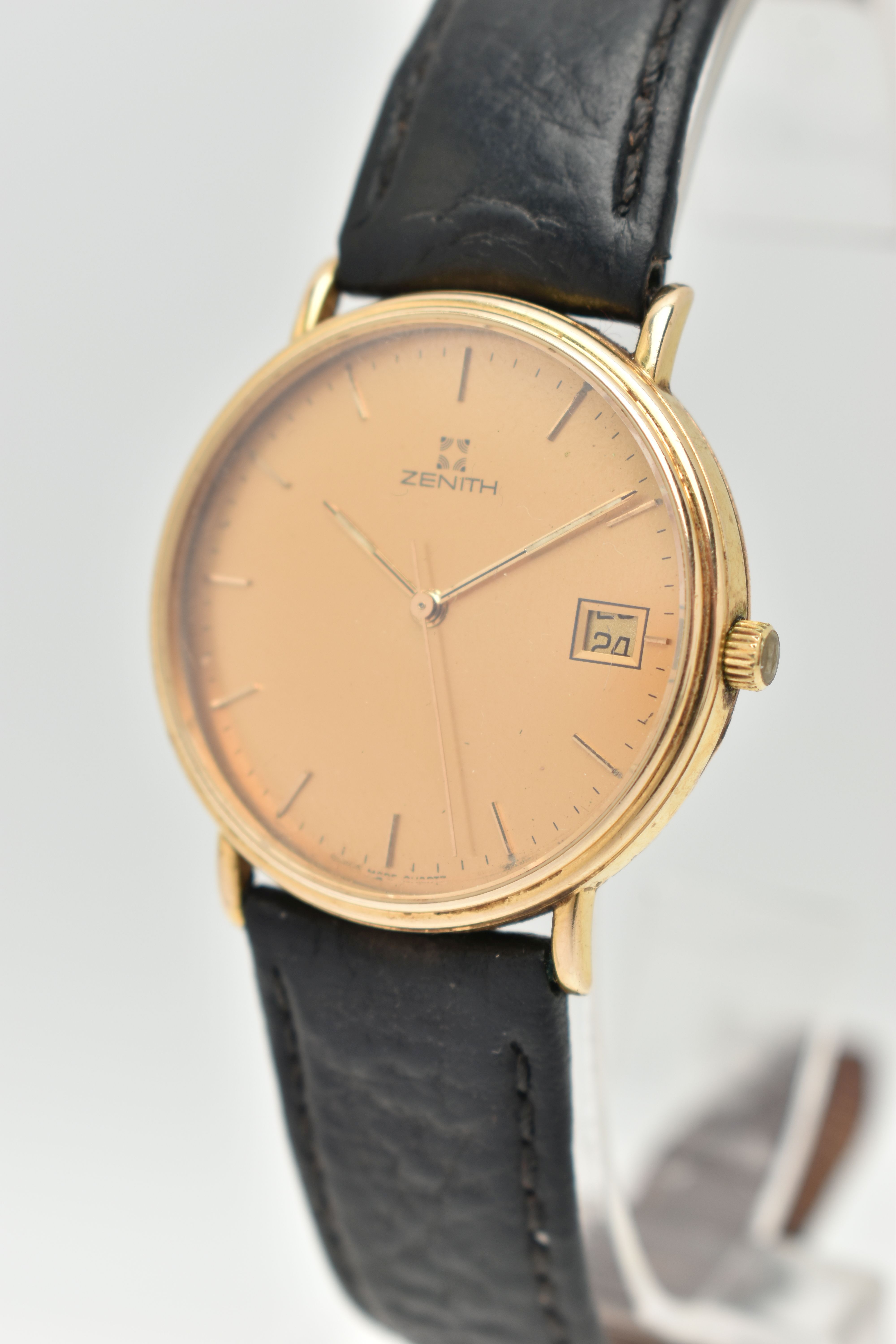 A 9CT GOLD 'ZENITH' WRISTWATCH, quartz movement, round dial signed 'Zenith', baton markers, date - Image 3 of 6