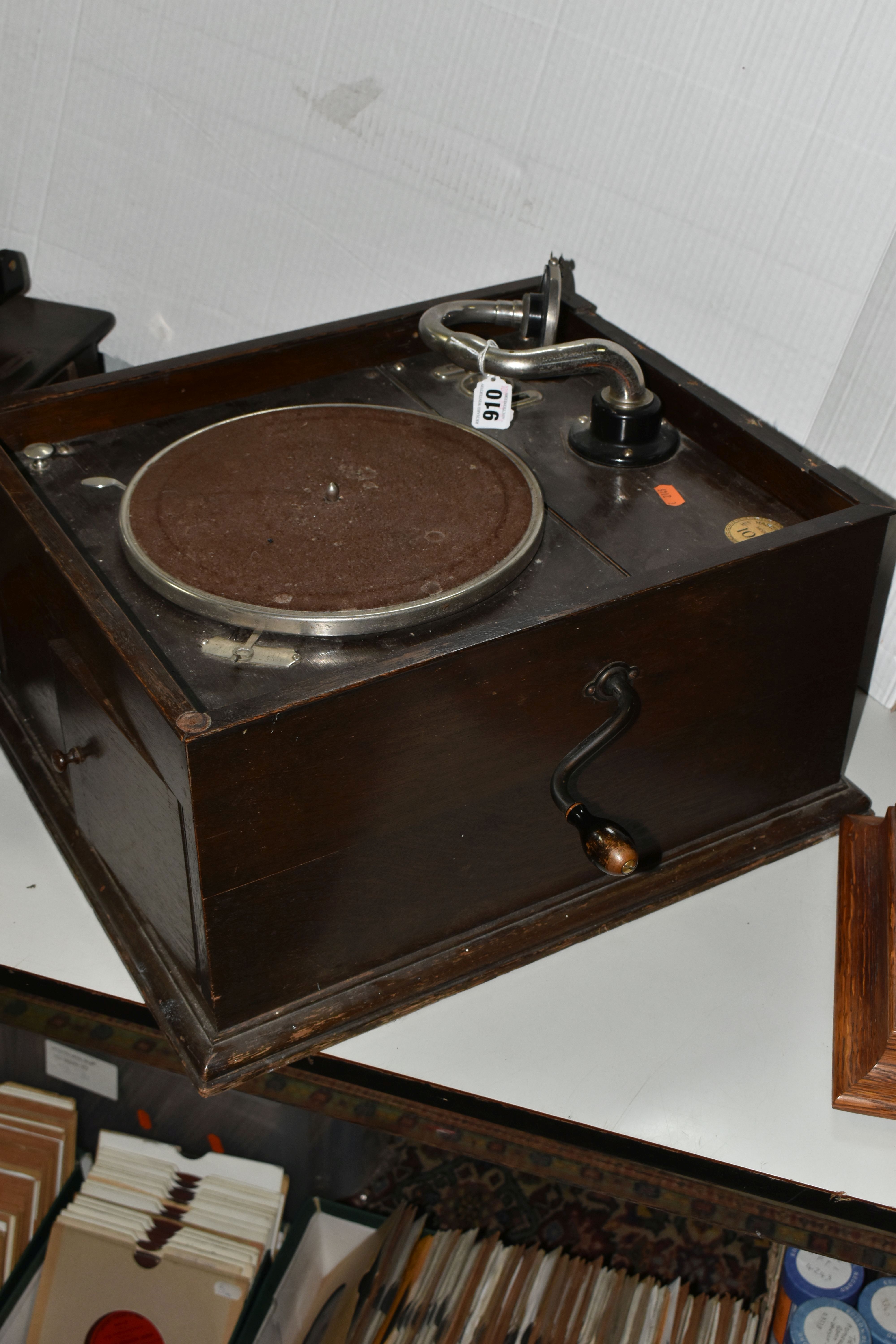 A HMV MODEL 103 GRAMOPHONE, lid is missing, runs when wound - Image 6 of 7