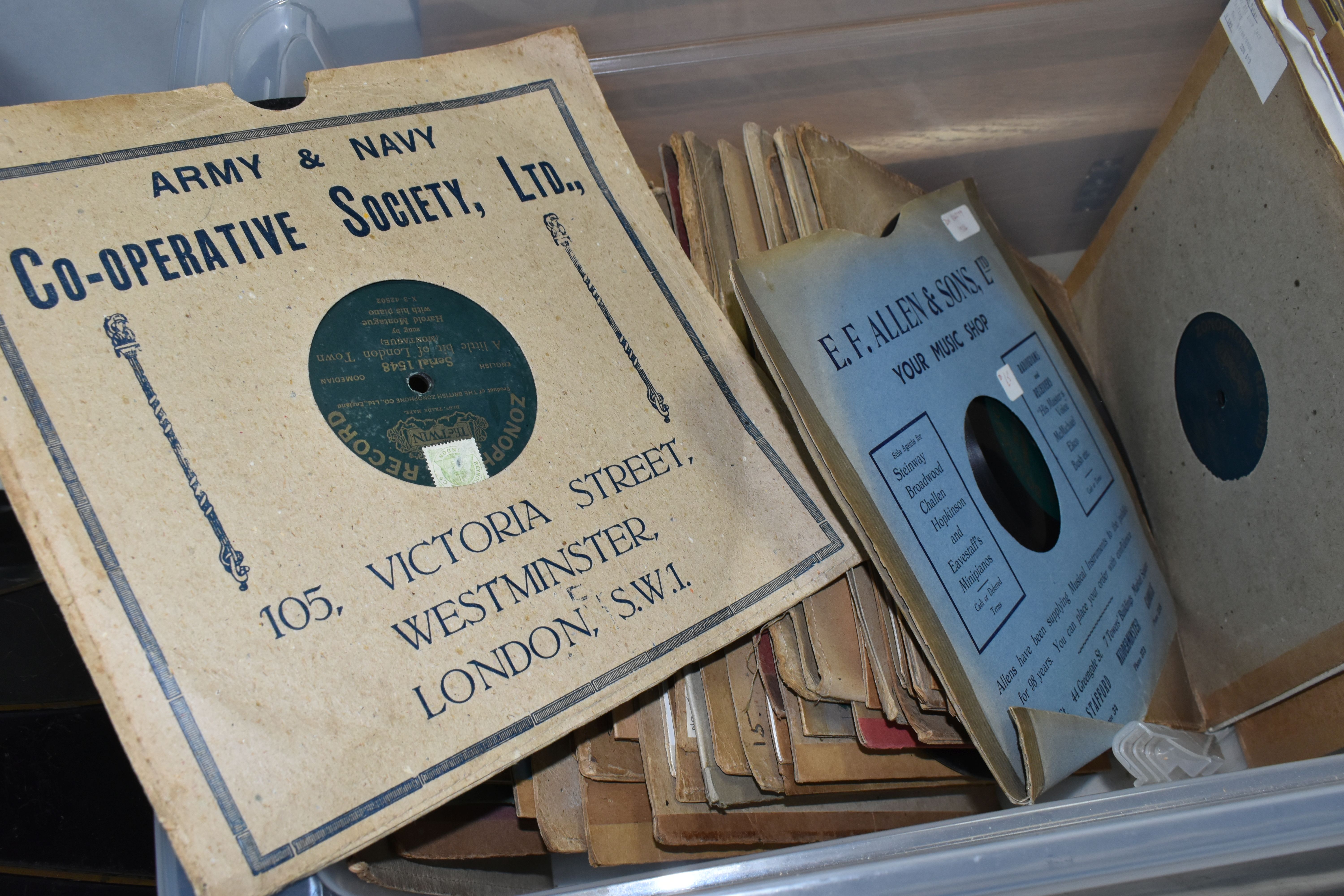 A BOX OF ZONOPHONE RECORDS, recordings are predominantly Music Hall type songs, artists include Miss - Image 6 of 7