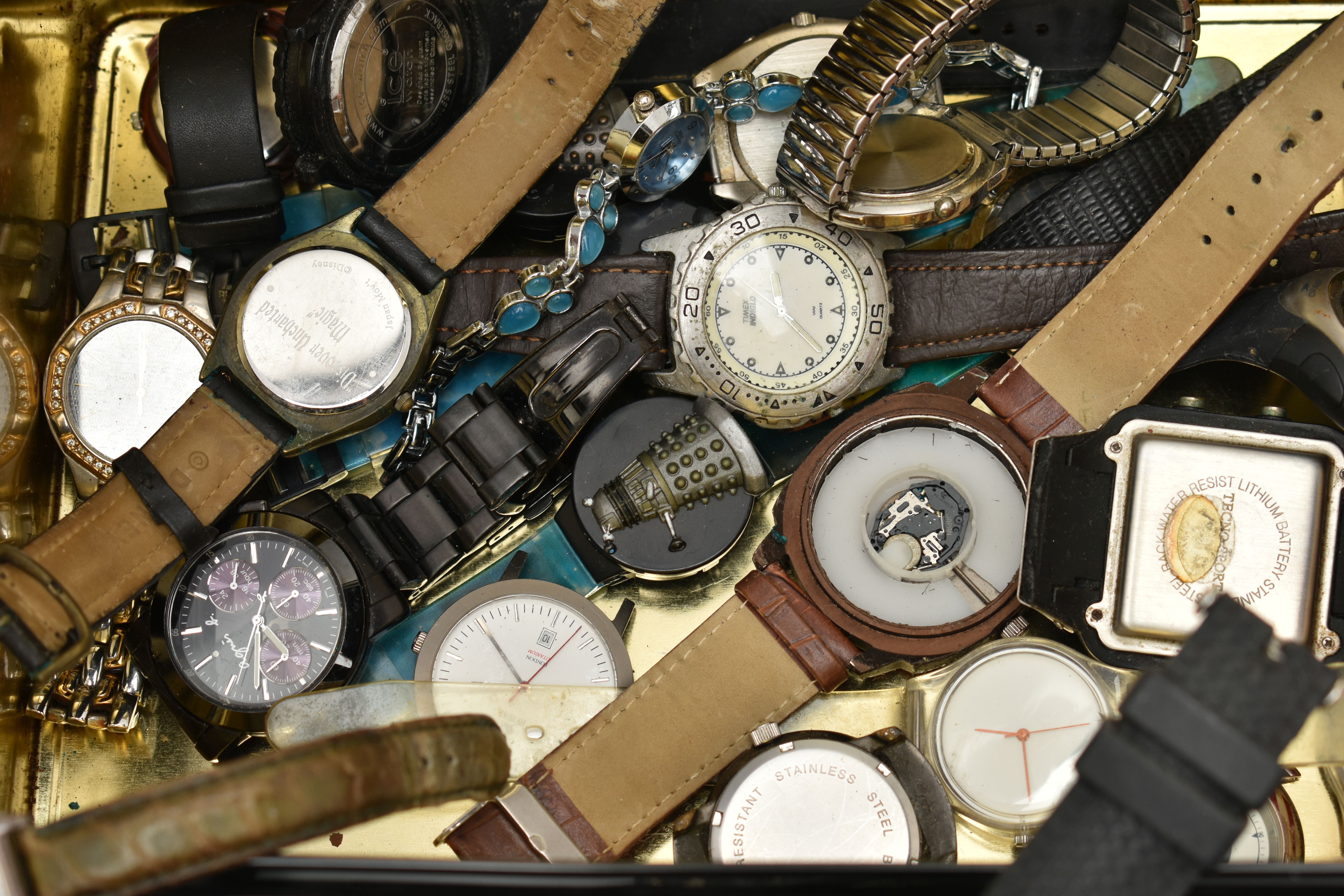 A BOX OF ASSORTED WRISTWATCHES AND ITEMS, to include a wooden box and a tin of mostly quartz fashion - Image 7 of 11