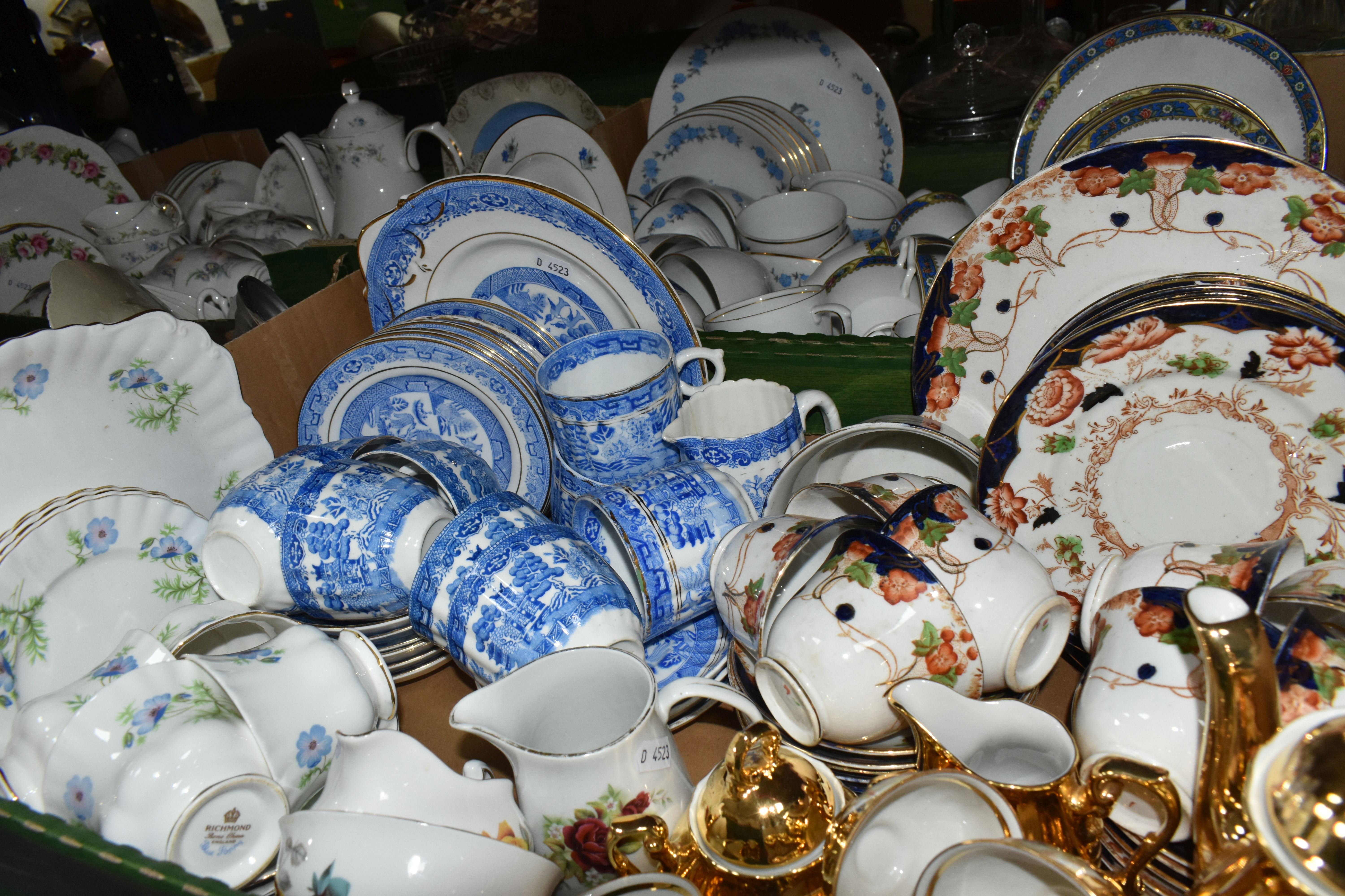 FOUR BOXES OF TEA WARE, to include a Royal Stafford Imari pattern tea set, a blue and white 'Willow' - Image 5 of 6