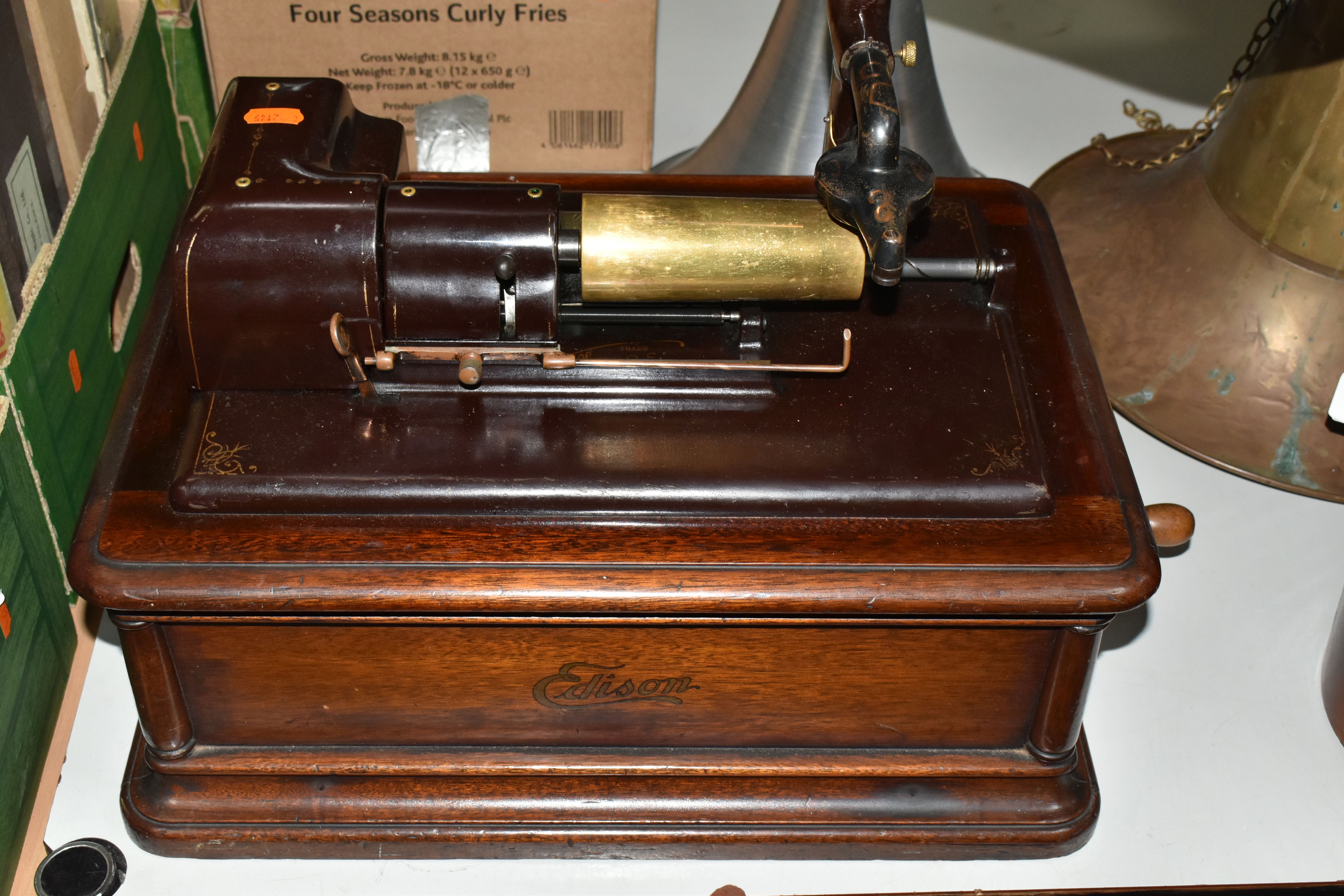 AN EDISON OPERA PHONOGRAPH, type SM, model A, the mahogany case has two swing handles either side - Image 13 of 18