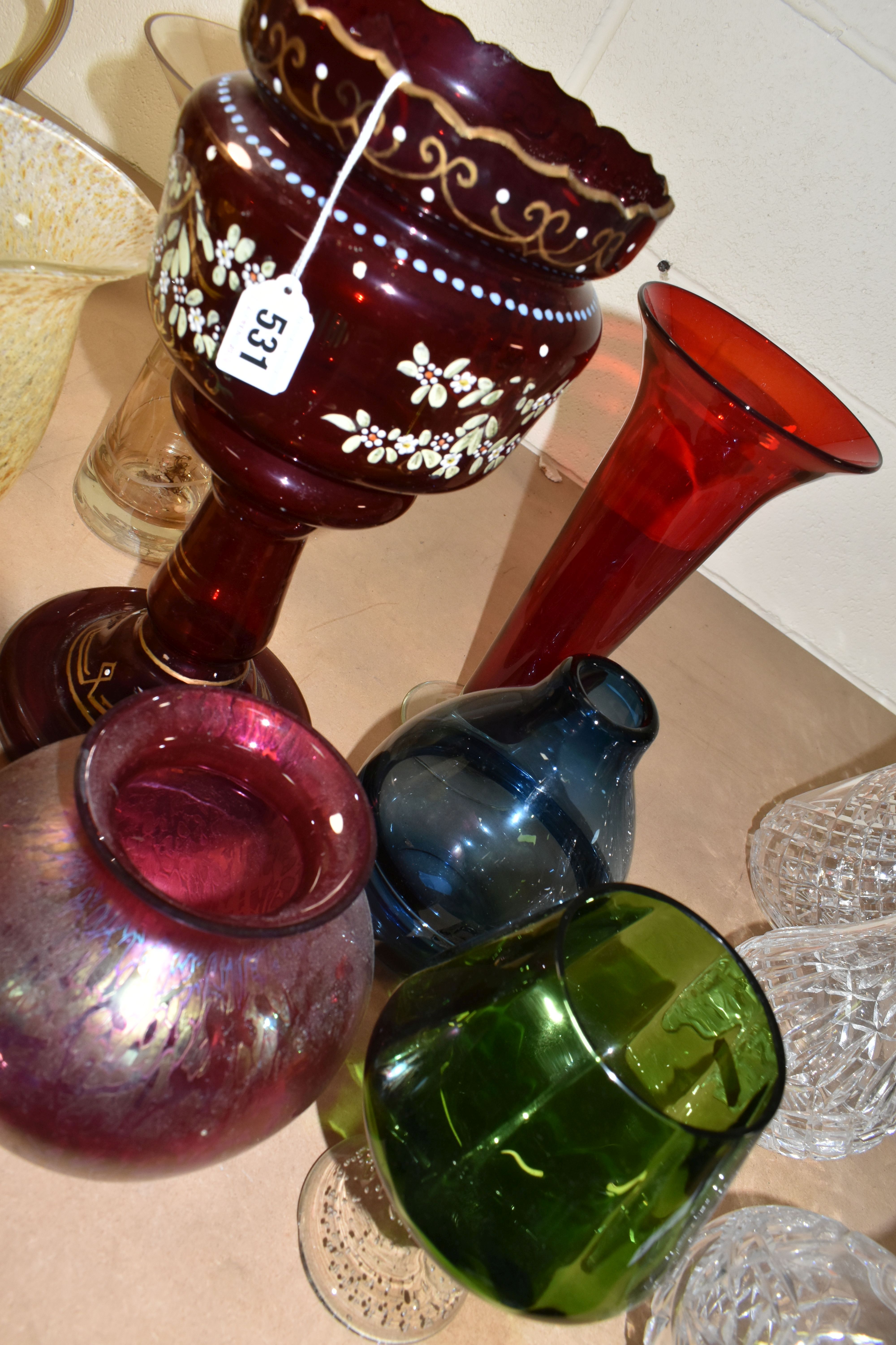 A SELECTION OF DECORATIVE COLOURED GLASSWARES, to include a Dartington vase with applied butterfly - Image 9 of 21