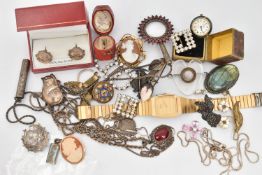A BAG OF ASSORTED JEWELLERY, to include a yellow metal and shell cameo brooch, stamped 375,