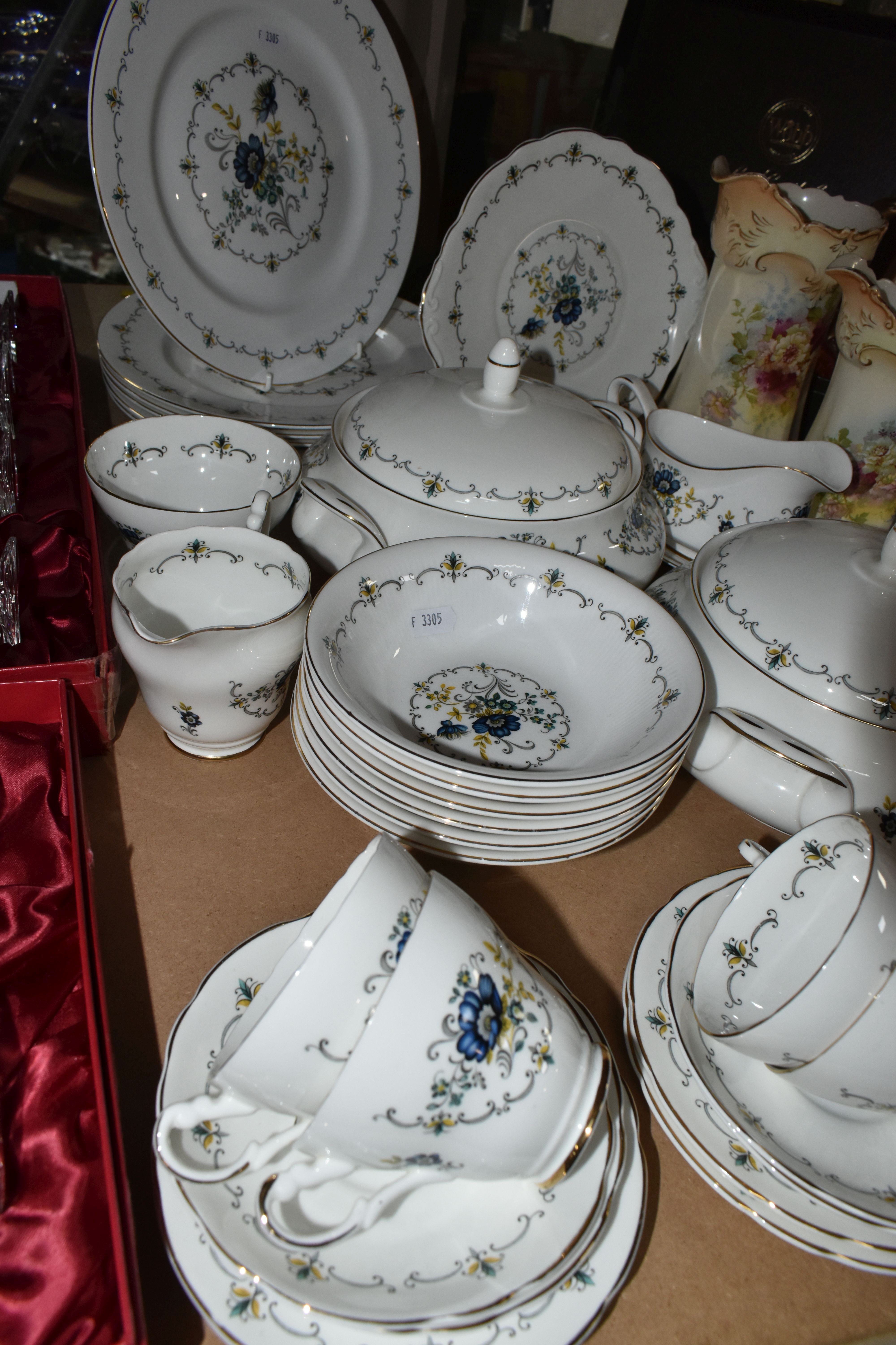 A GROUP OF GLASSWARE AND CERAMICS, comprising a Royal Doulton 'Farmer John' character jug, two - Image 3 of 8