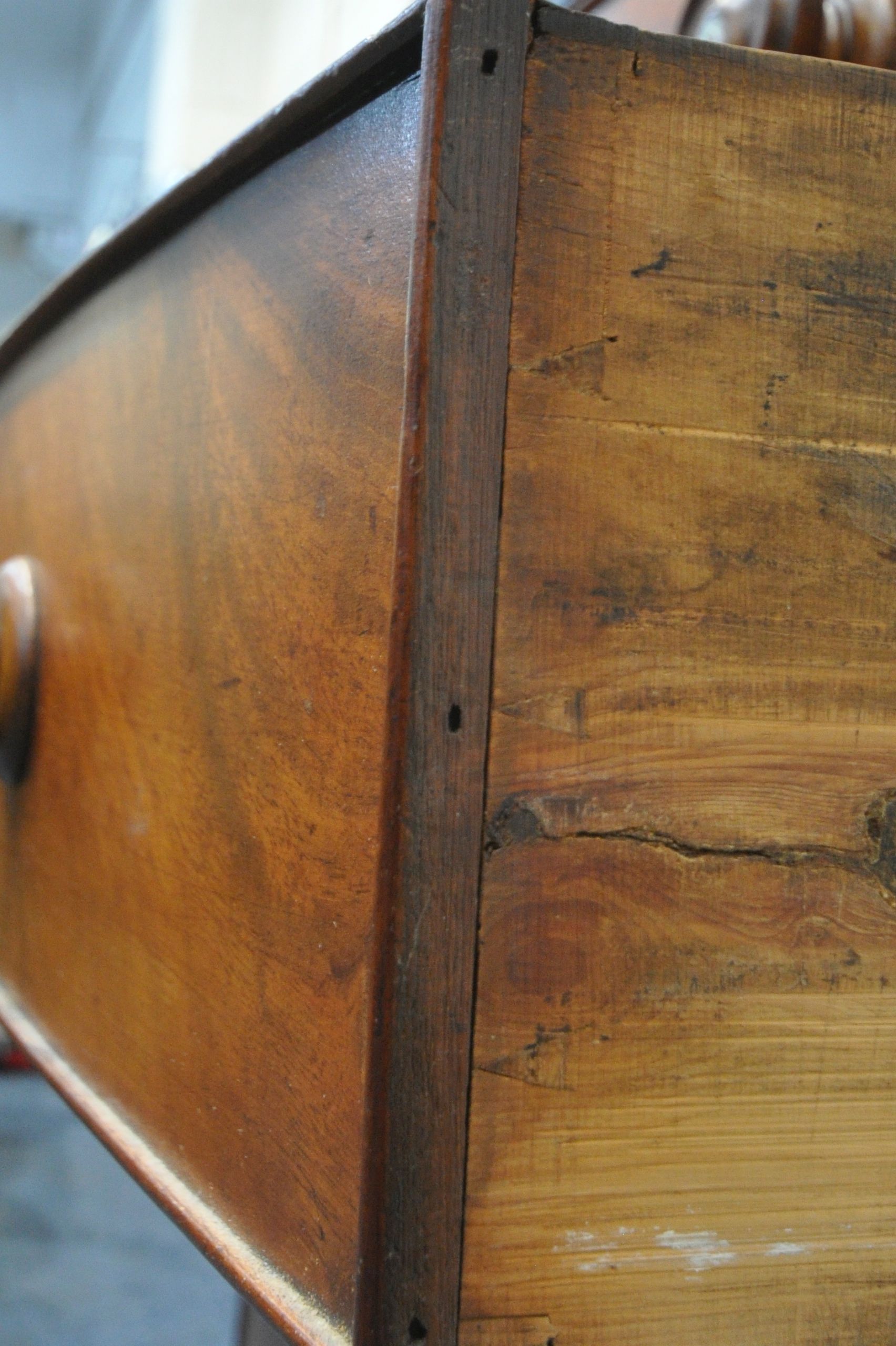 A 19TH CENTURY MAHOGANY BOW FRONT CHEST OF TWO SHORT OVER THREE LONG DRAWERS, raised on turned feet, - Image 5 of 5