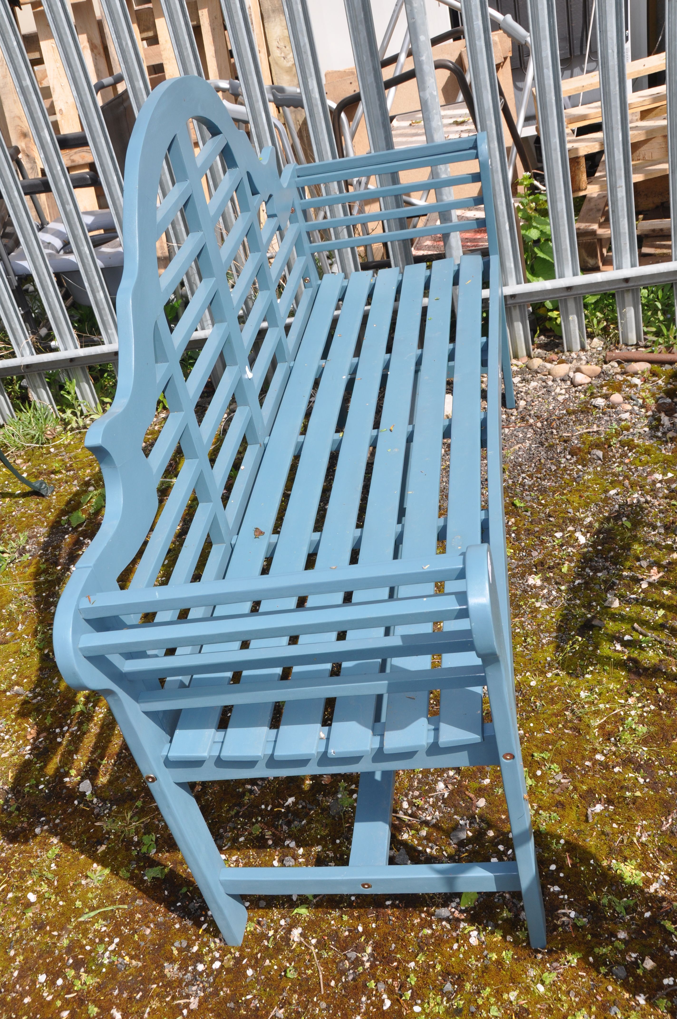 A MODERN WOODEN SLATTED LUTYENS GARDEN BENCH with scrolled ends and shaped back width 180cm - Image 2 of 2