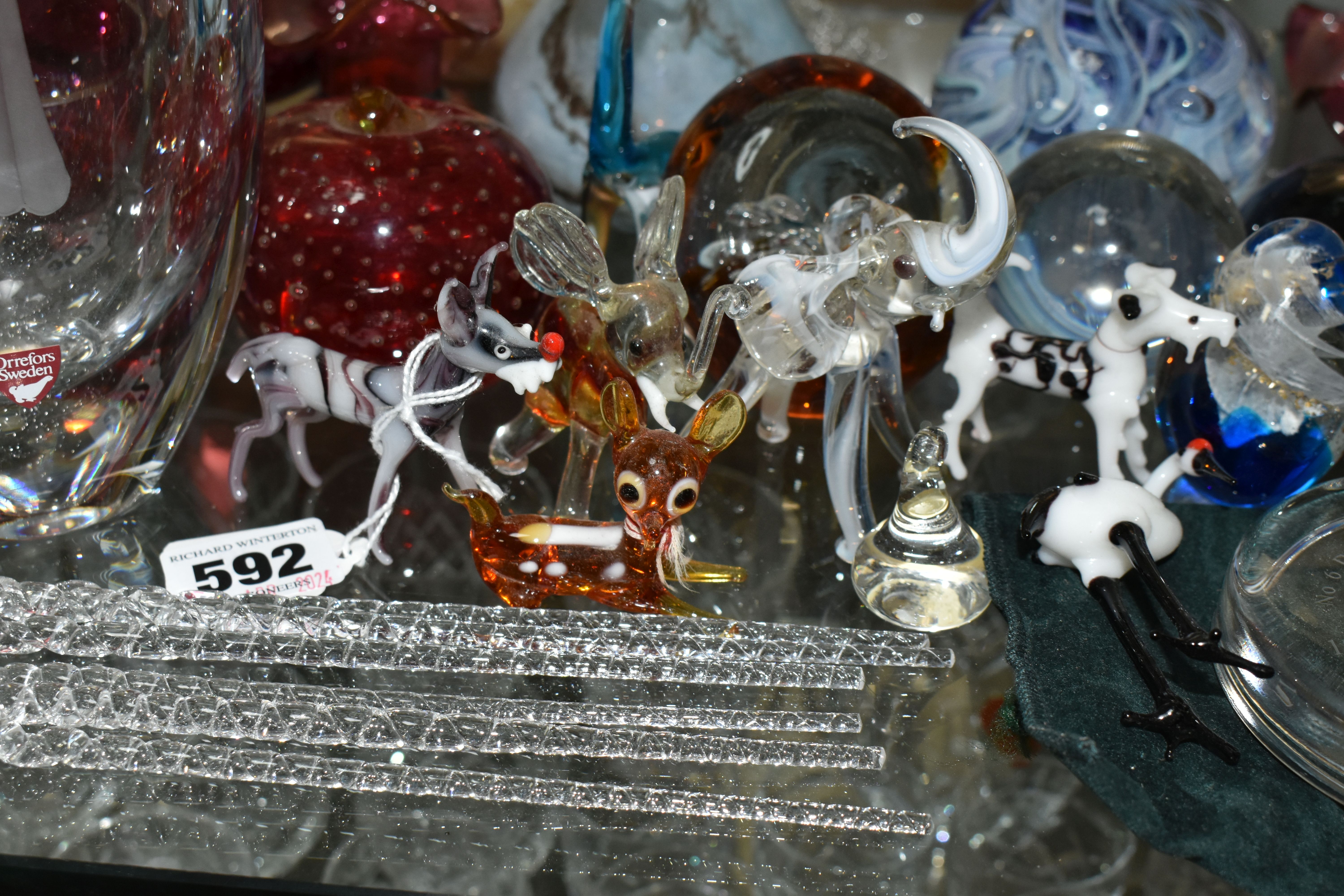 A GROUP OF COLOURED ART GLASS AND LAMPWORK ANIMALS, comprising a clear amethyst Webb Corbett - Image 3 of 11